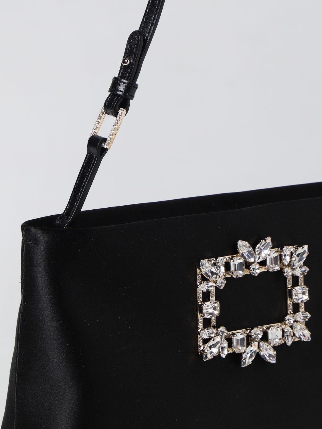 ROGER VIVIER｜SHOULDER BAGS (RBWAMZW0100 Q5K 0L08 / RBWA Viv' Choc Mini Shopping Bag in patent leather Black Woman
