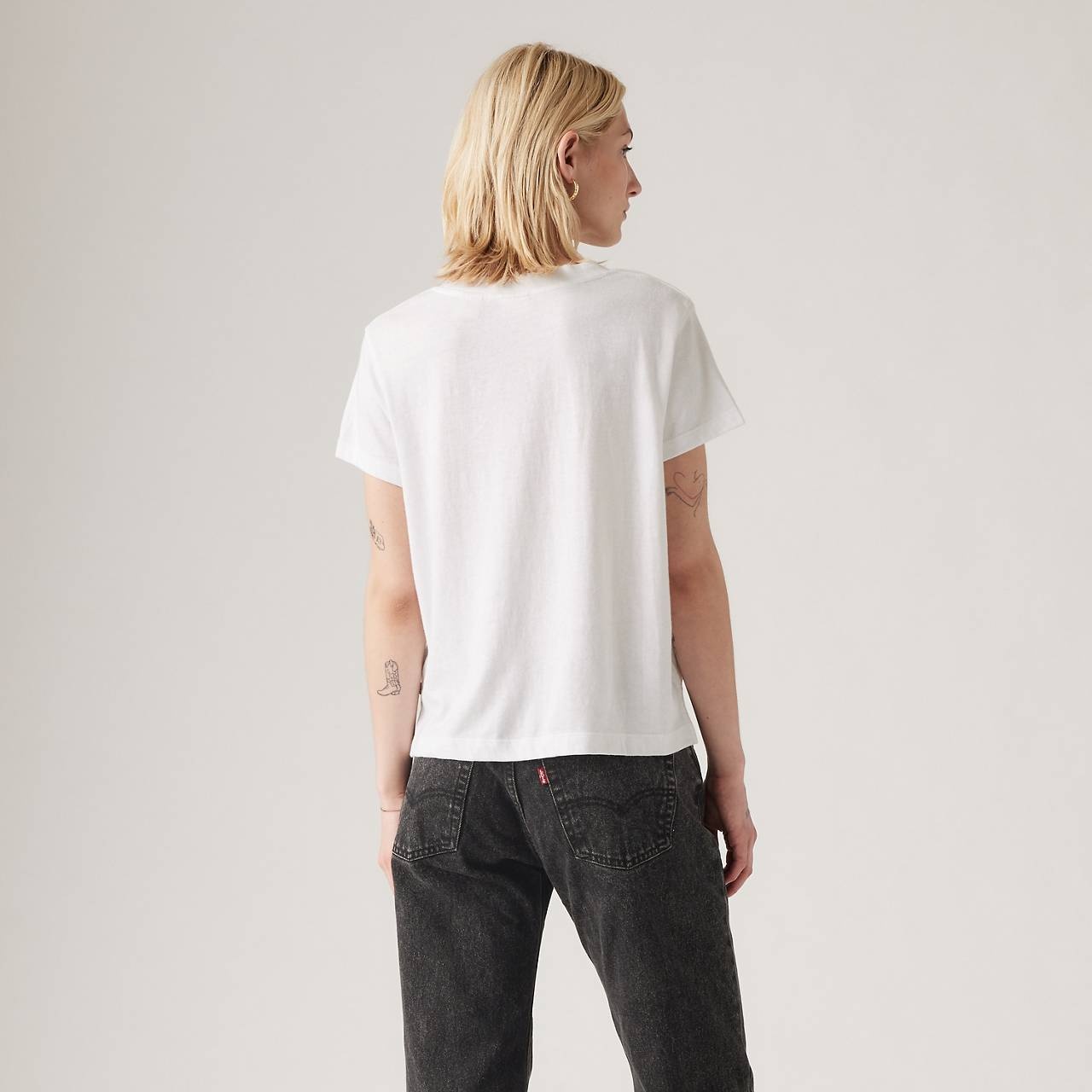 BOXY V-NECK T-SHIRT - 4