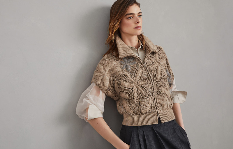 Handmade Flower Crochet OPERA cardigan in cashmere Feather yarn 6