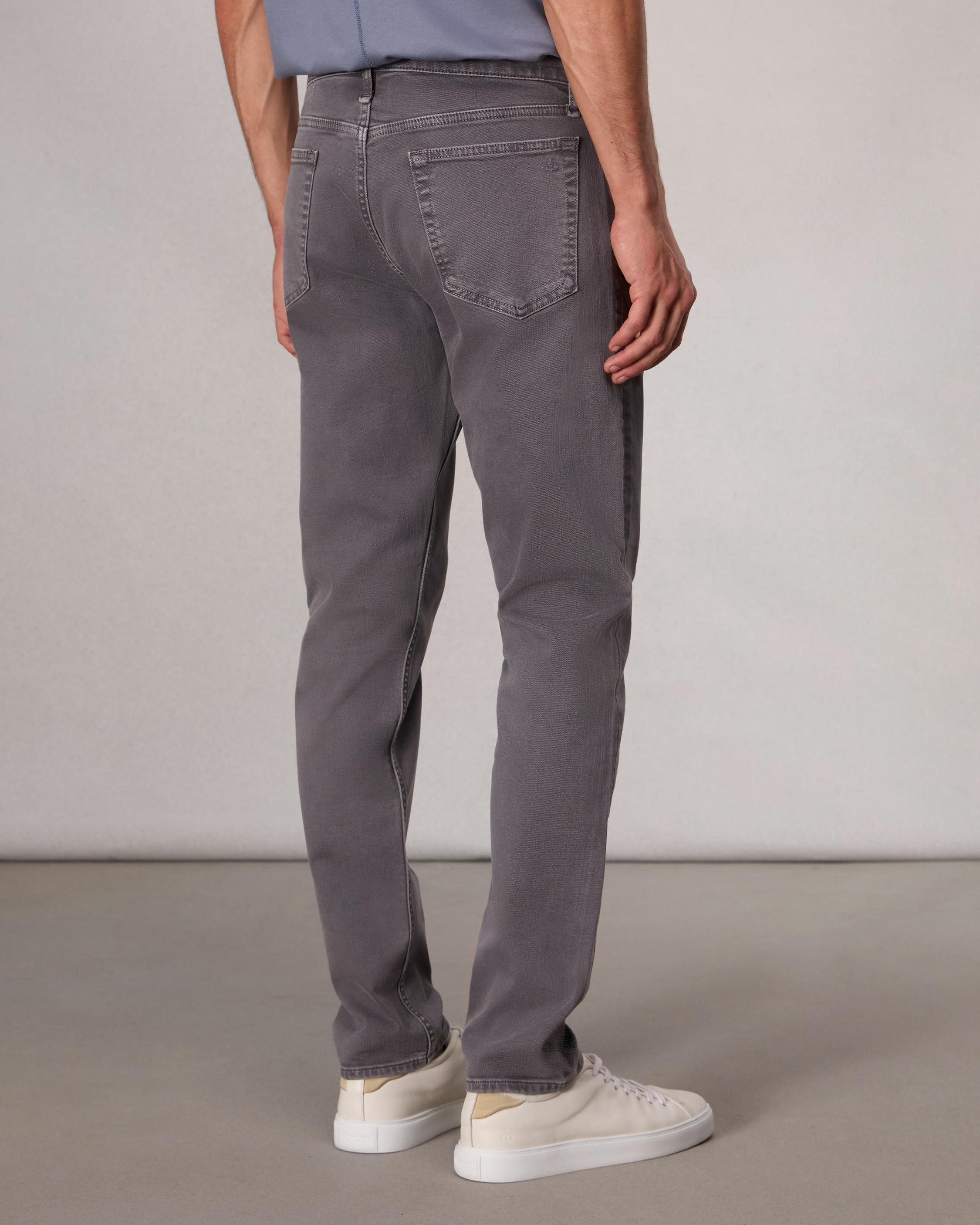 Fit 2 Slim Fit Jean
Aero Stretch Denim - 4