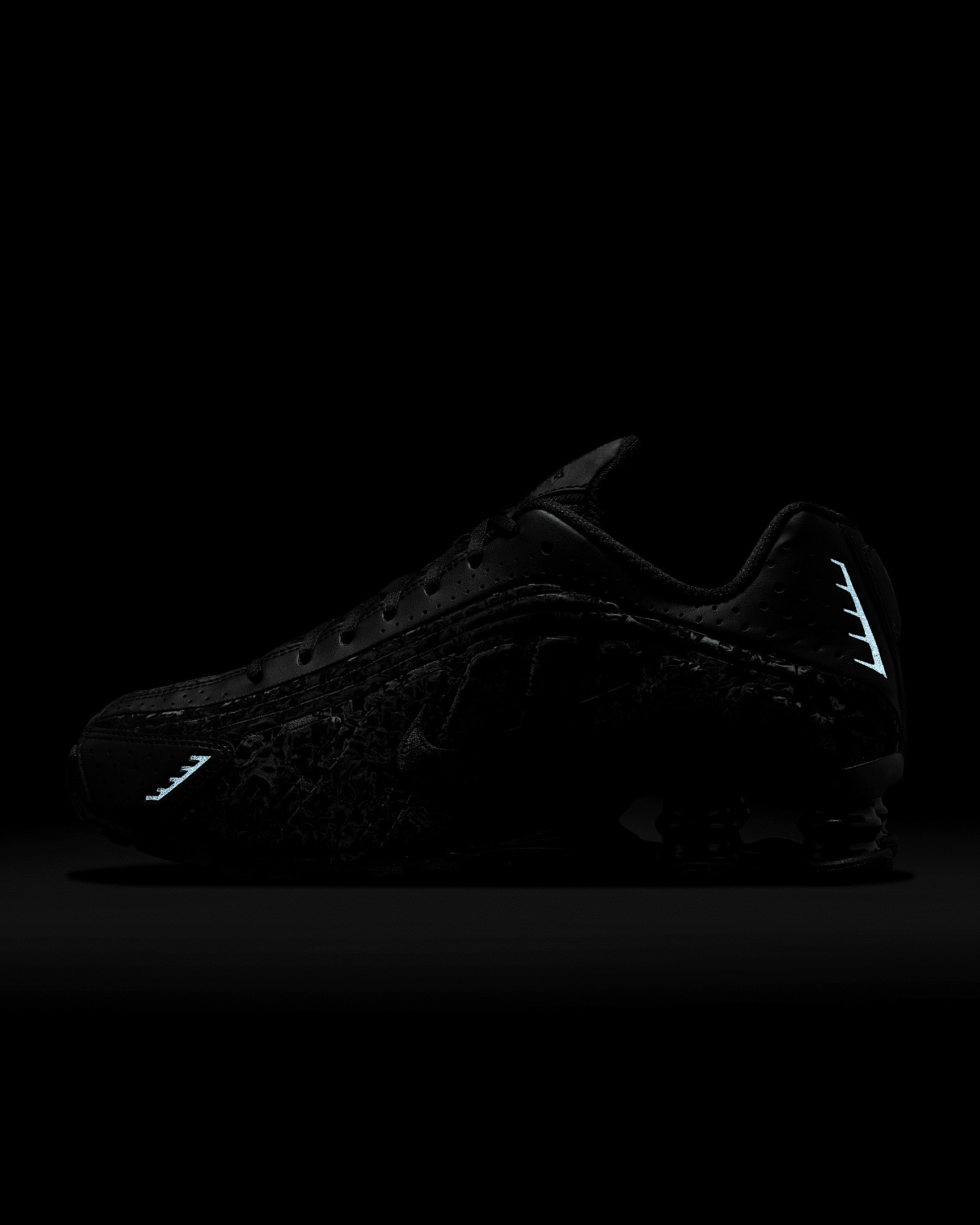 Nike Shox R4 Women's Shoes - 11