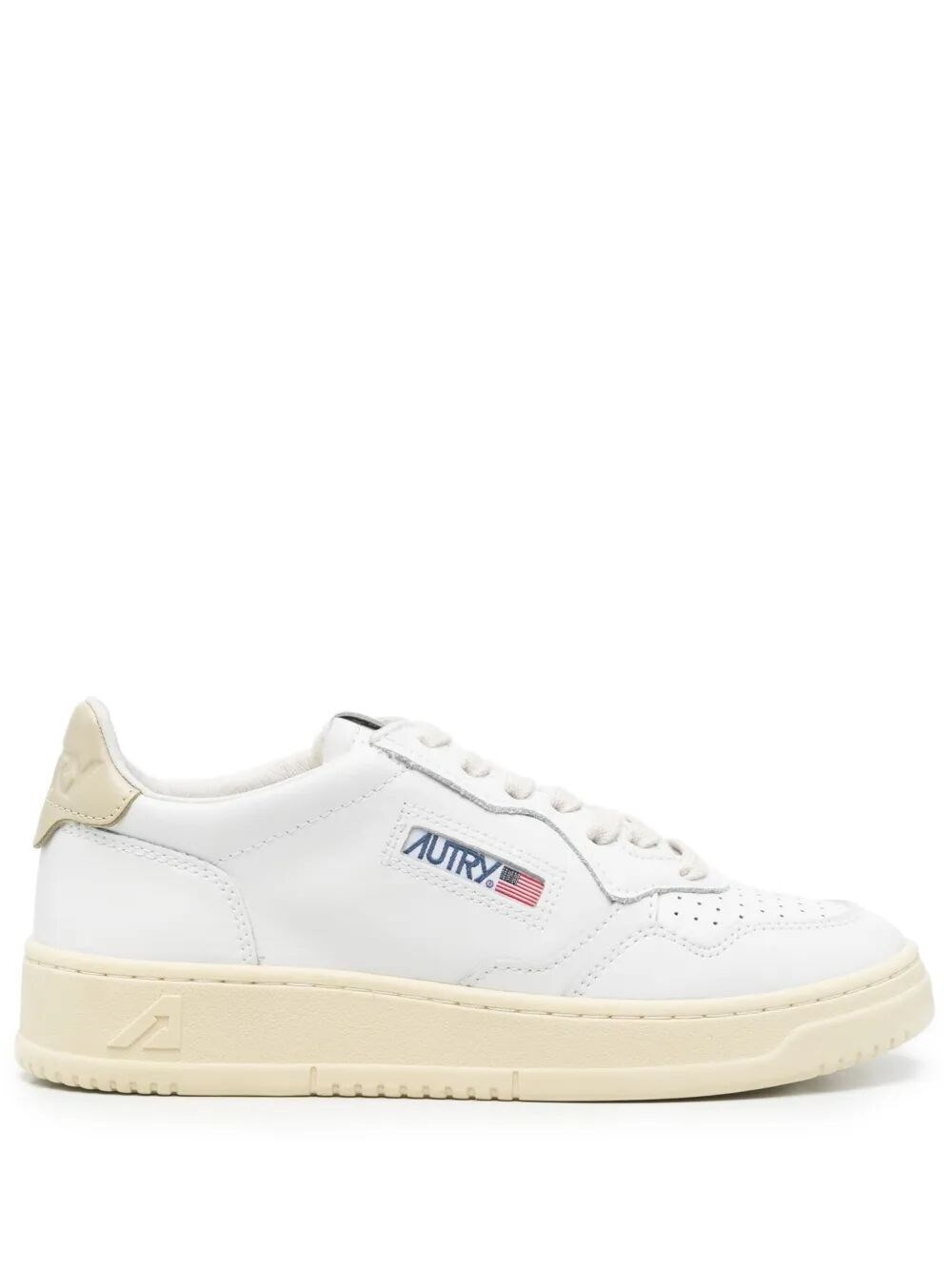 Introducing the "MEDALIST LOW" LEATHER SNEAKERS by AUTRY, a quintessential piece in the Trainers cat - 1