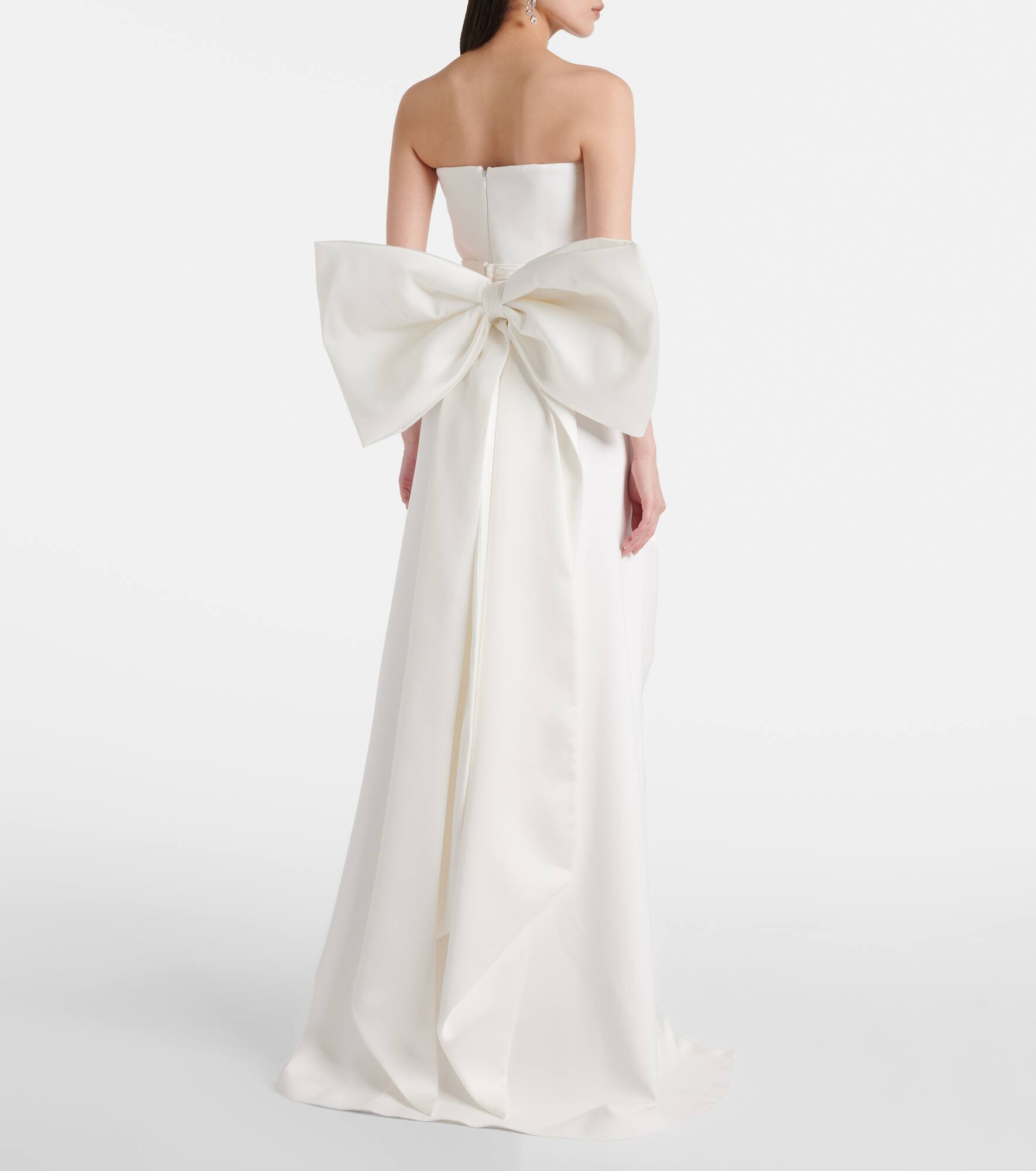 Bridal Nefertiti bow-detail satin gown - 3