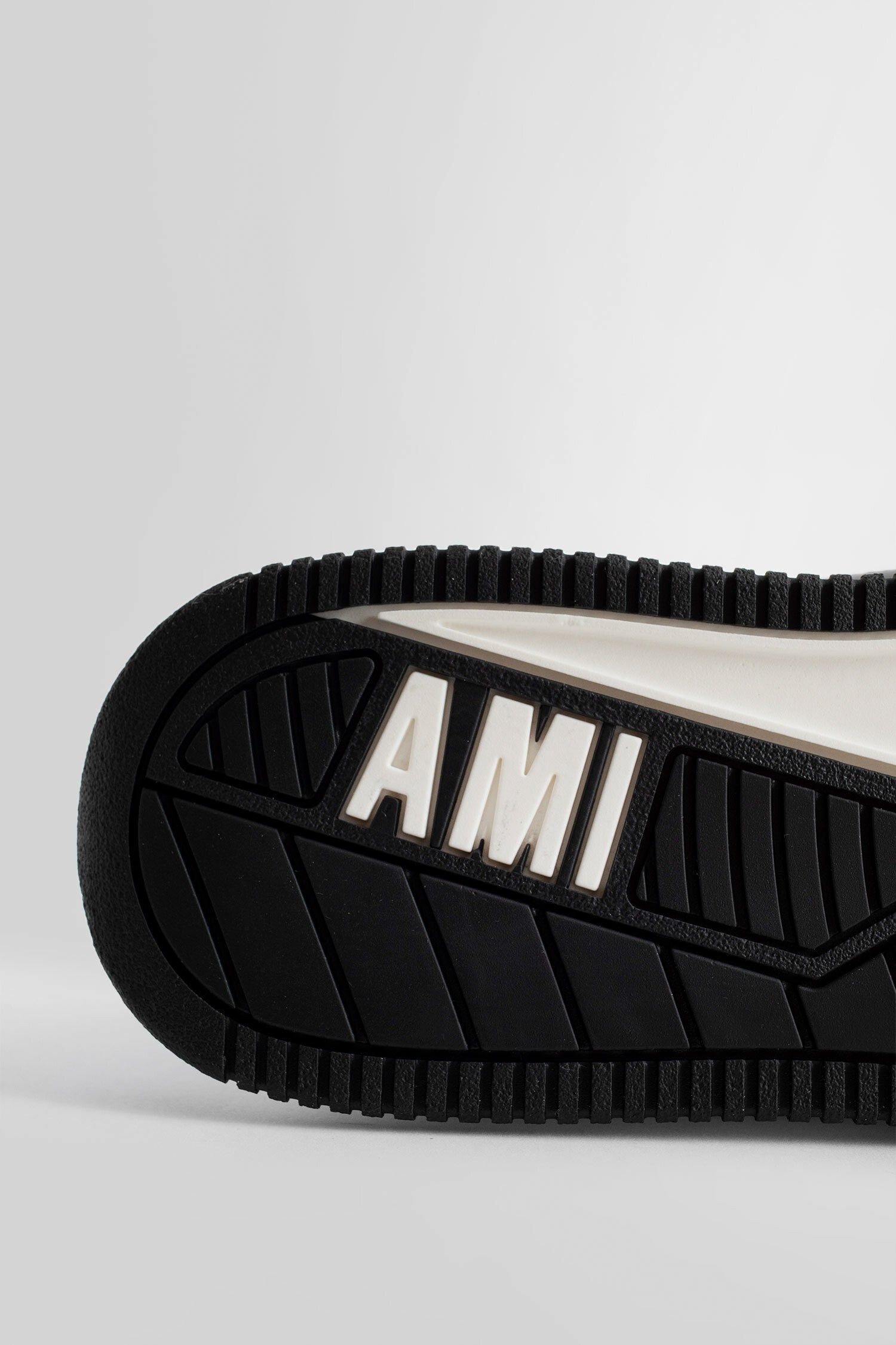 AMI PARIS MAN BLACK&WHITE SNEAKERS - 6