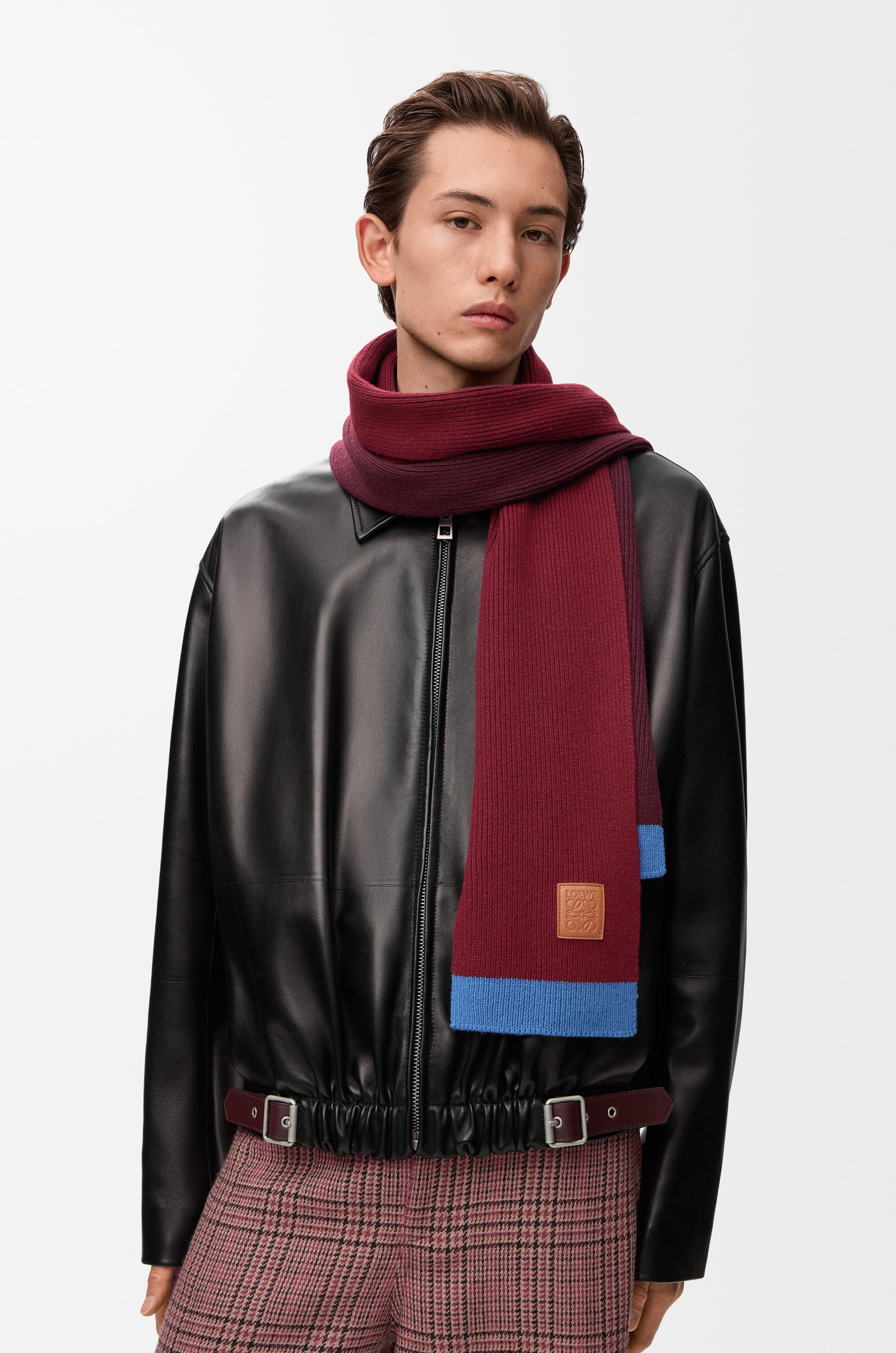 Asymmetric scarf in wool - 2