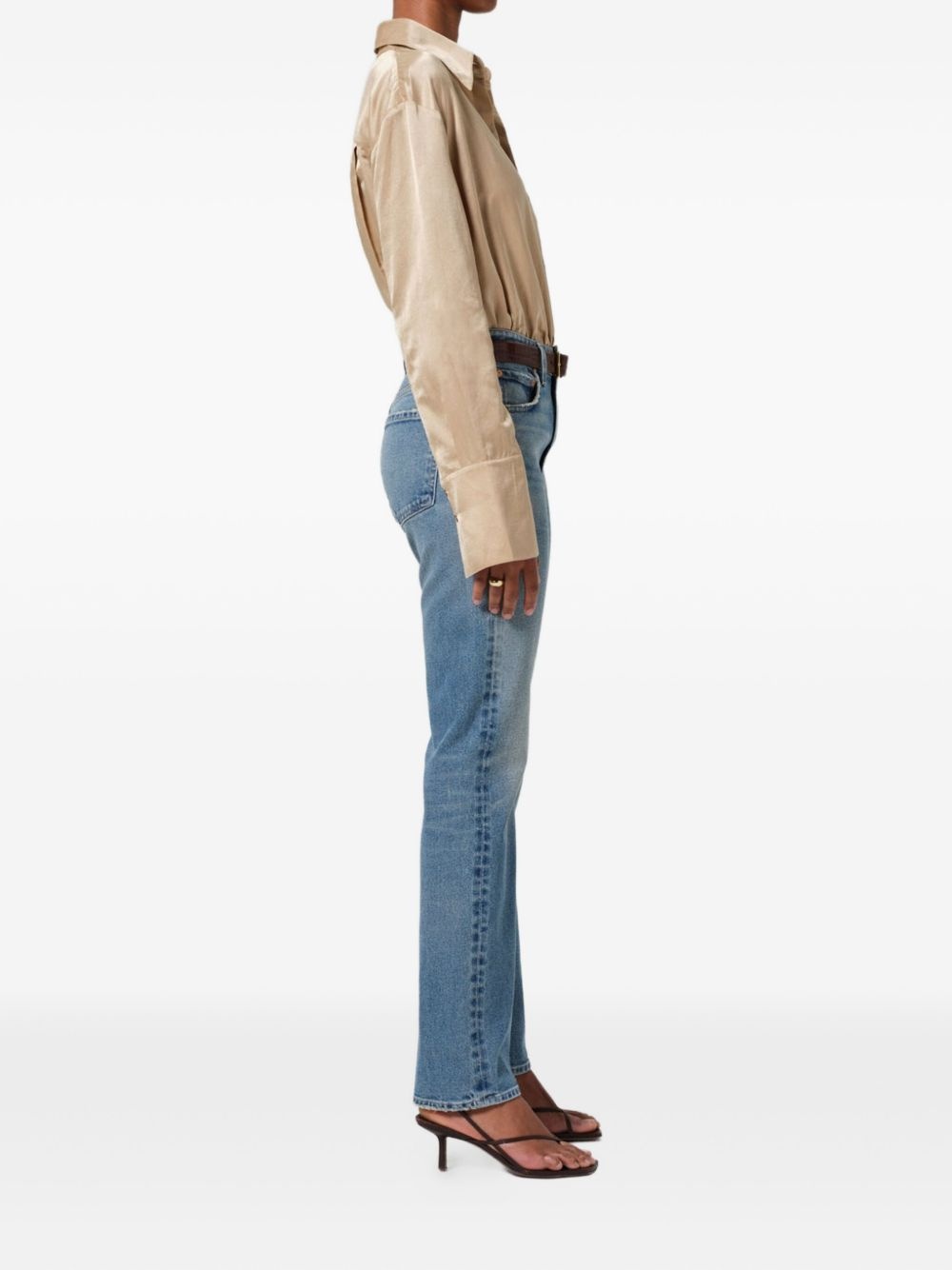 light-washed jeans - 3