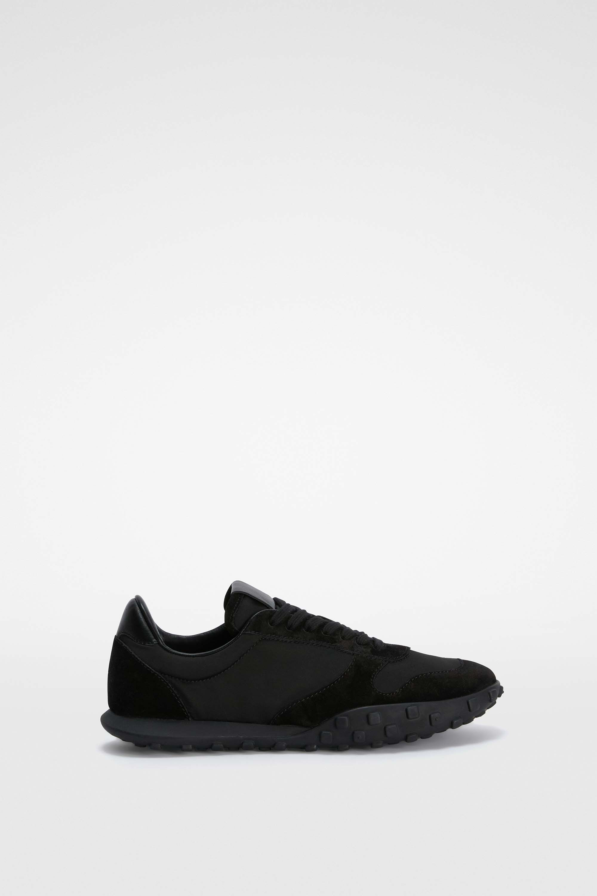 Low-Top Sneakers - 7