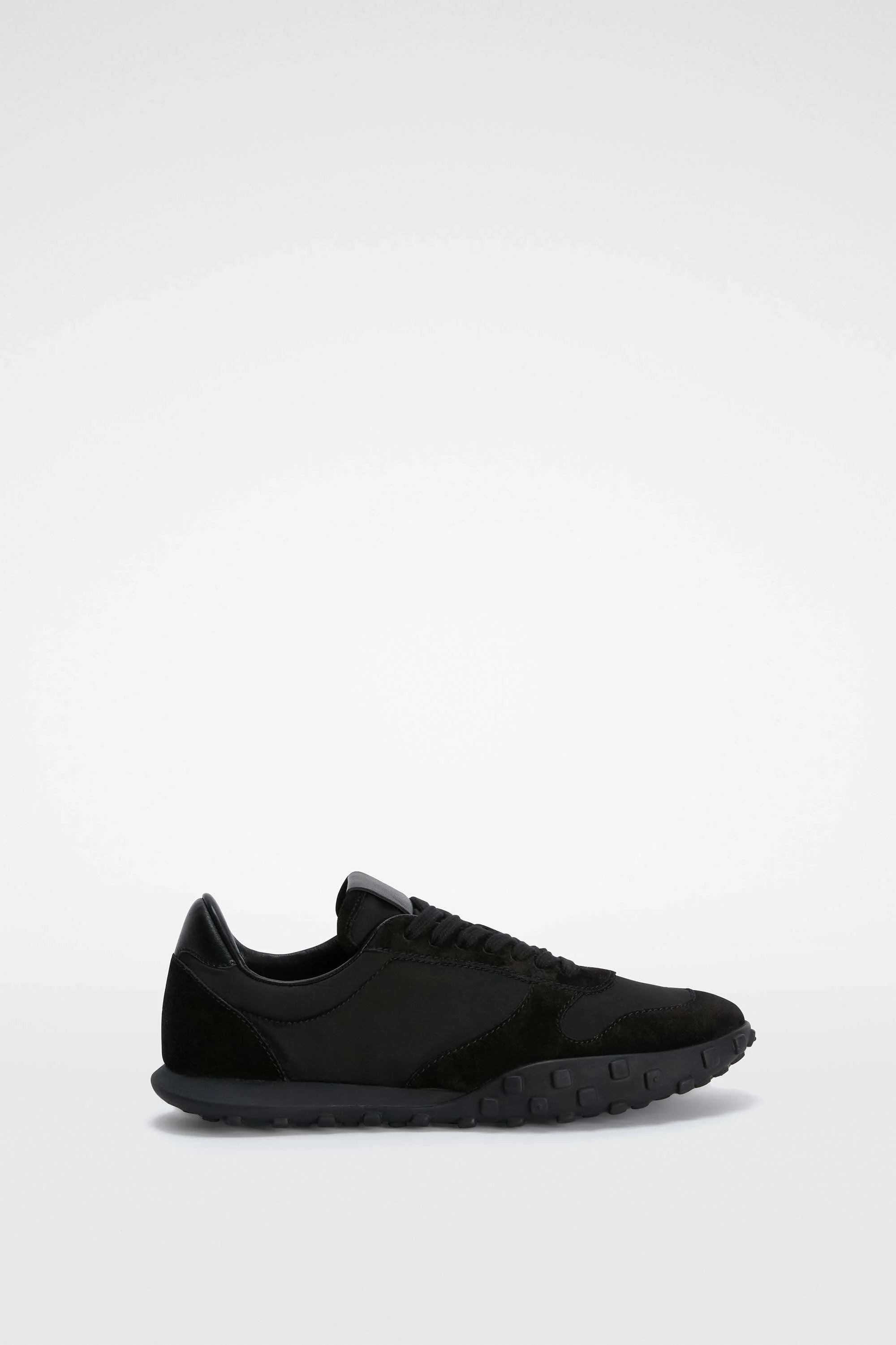 Low-Top Sneakers - 1