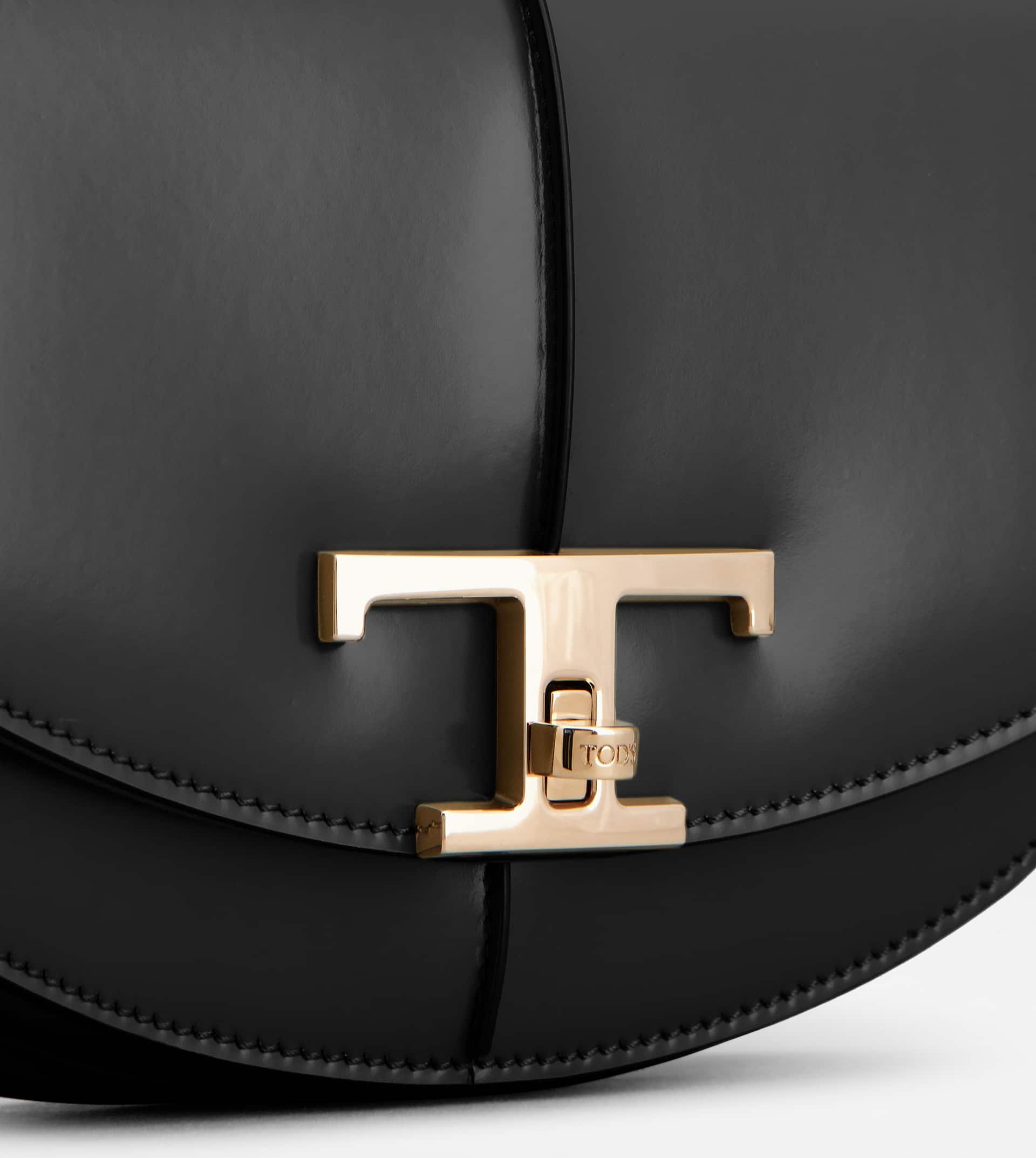 T TIMELESS SHOULDER BAG IN LEATHER MINI - BLACK - 7