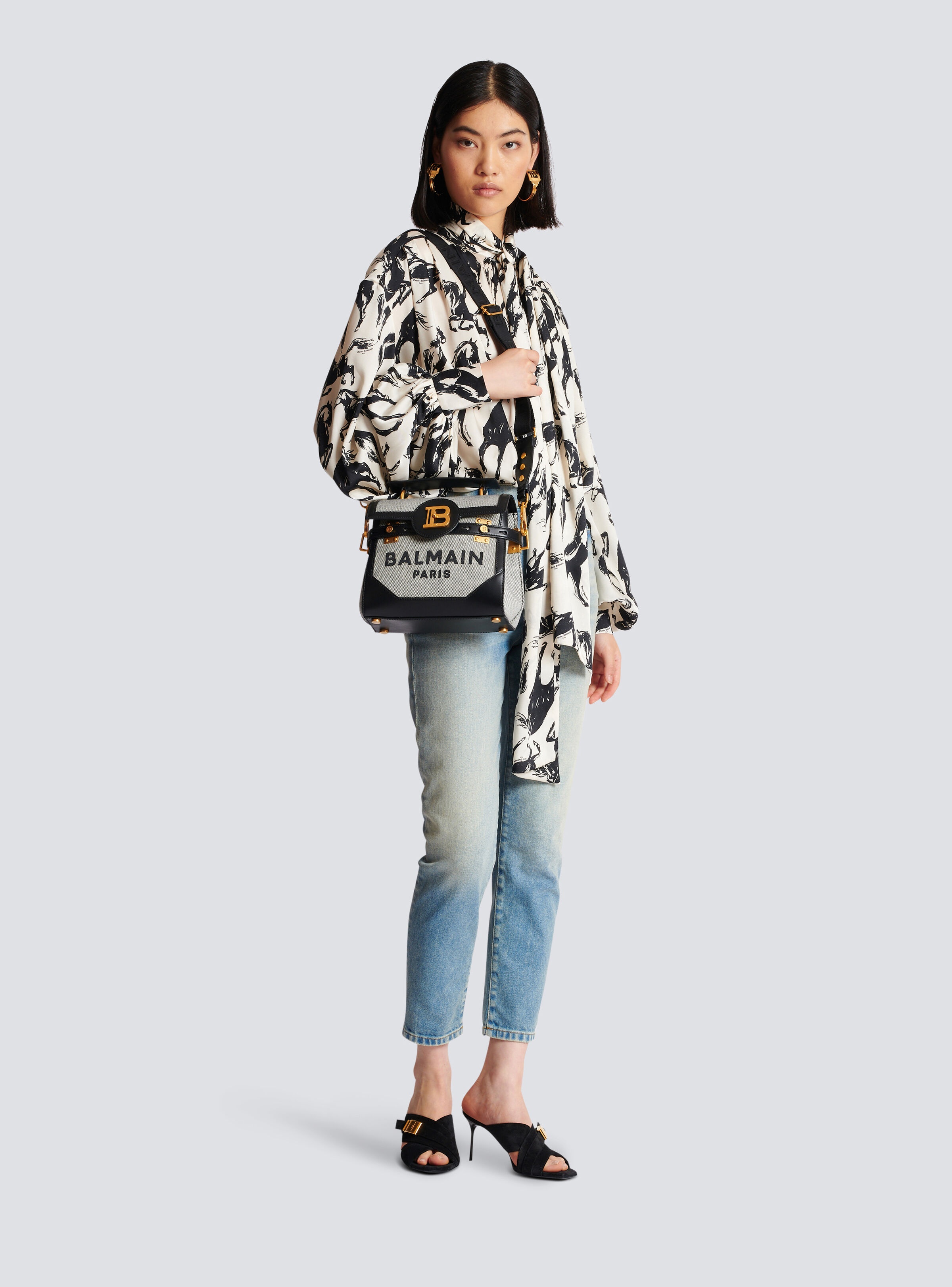 B-Buzz 23 canvas and leather bag 2