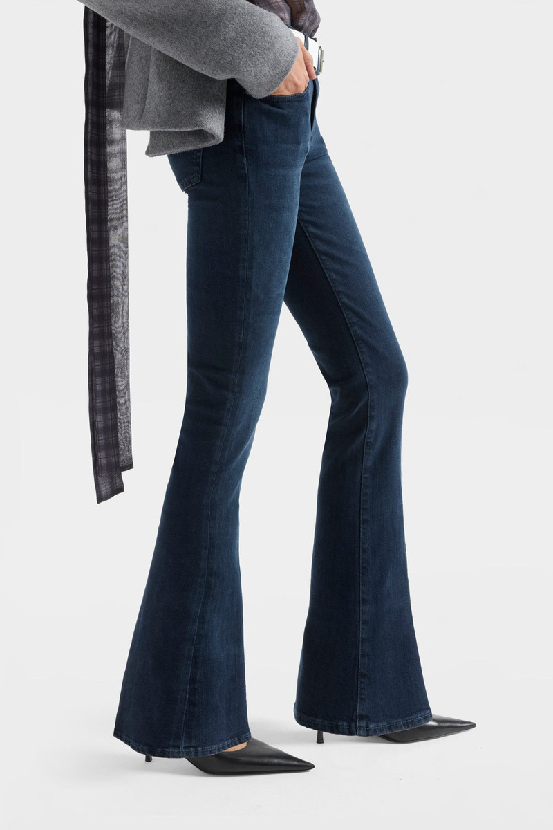 TAILORLESS BOOTCUT in Slim Illusion 6