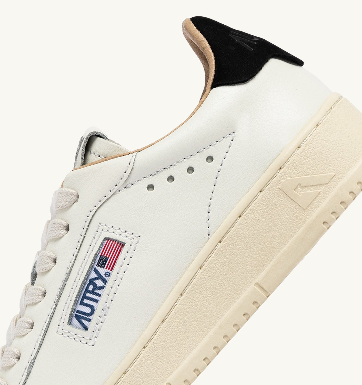 DALLAS LOW SNEAKERS IN WHITE AND BLACK LEATHER - 6
