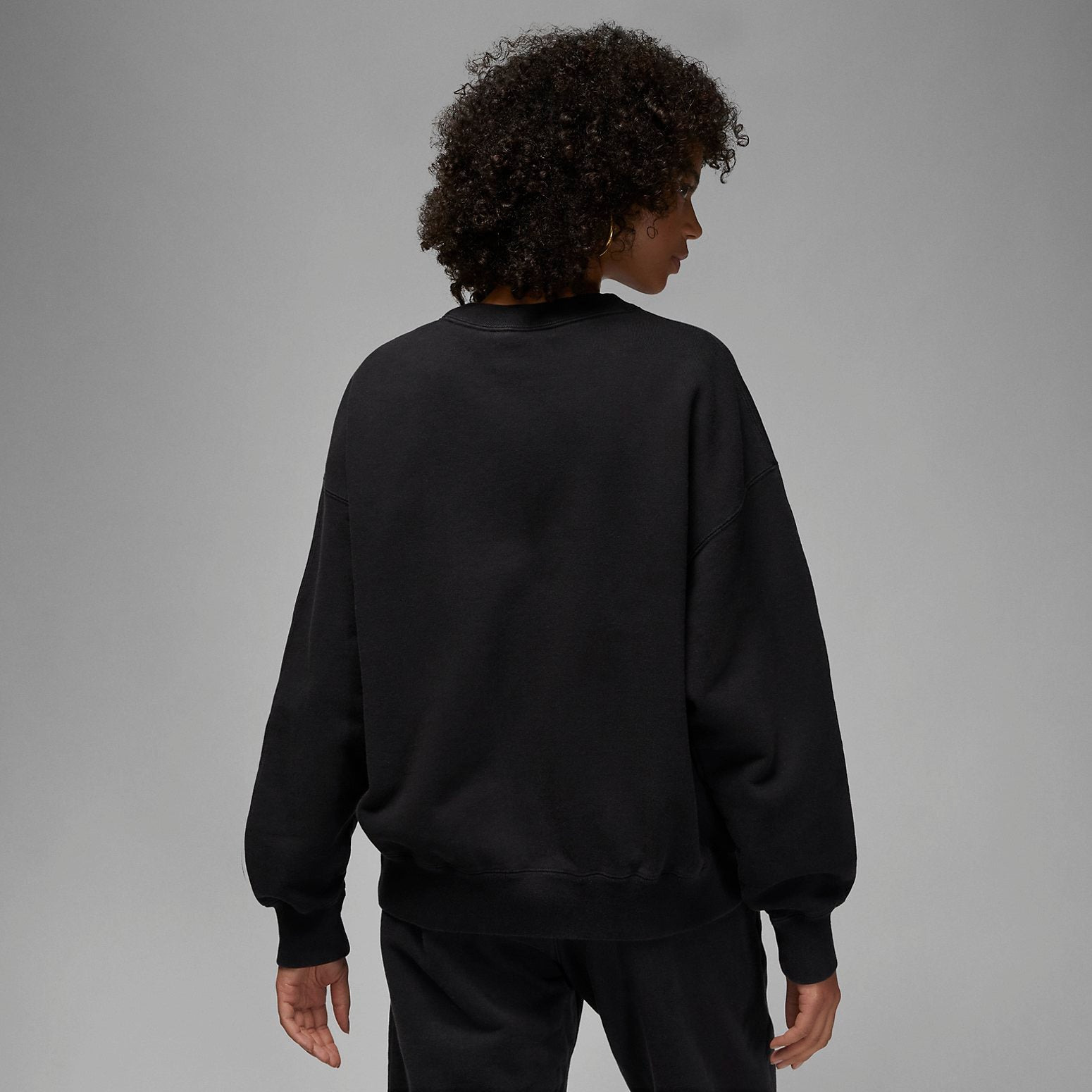 (WMNS) Air Jordan Worldmark Crewneck Sweatshirt 'Black' DV6470-010 - 2