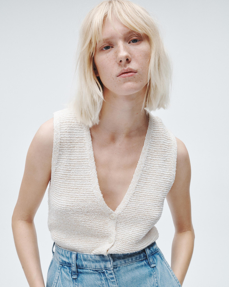 Jackie Cotton Linen Sweater Vest
Relaxed Fit 6