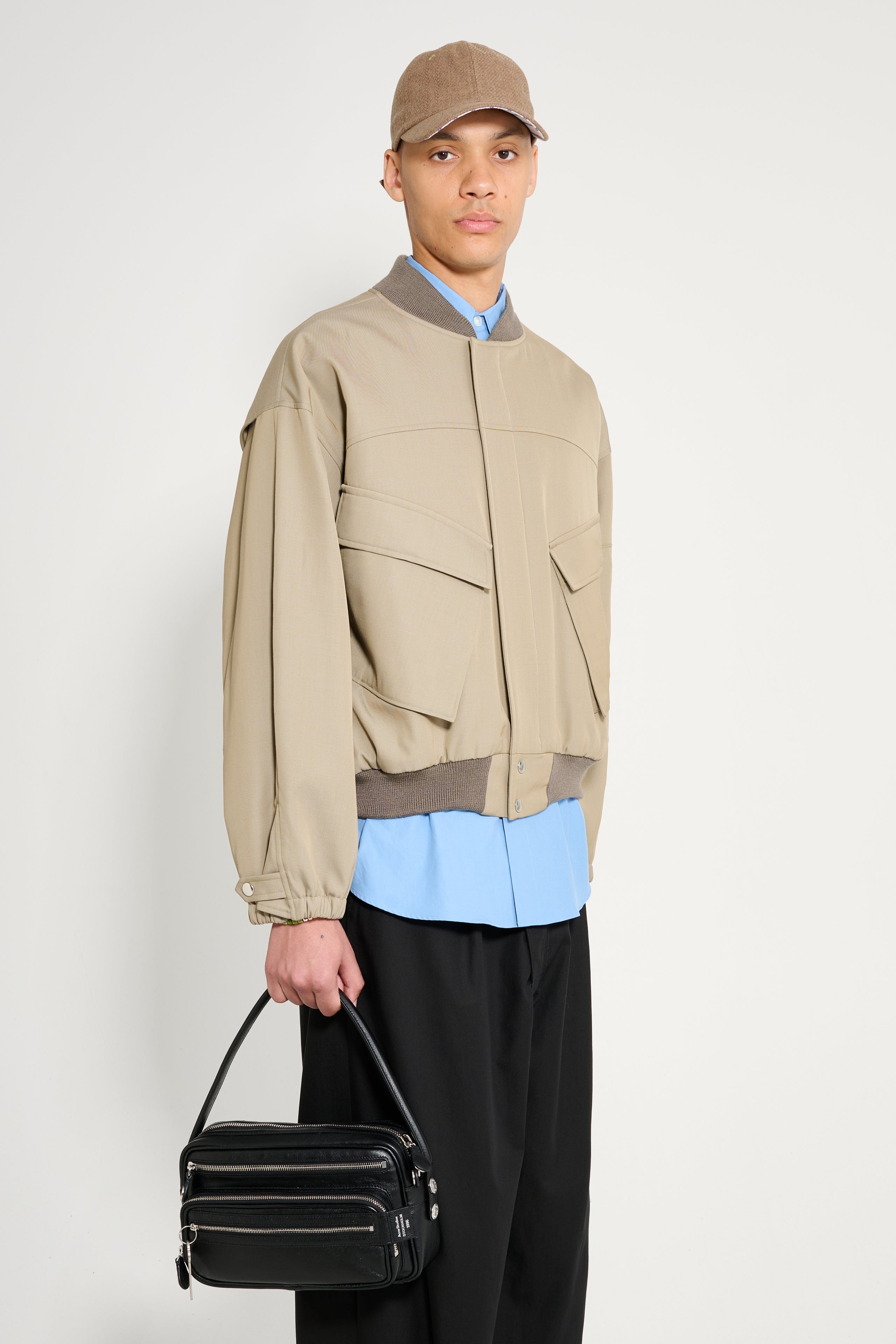 AURALEE LIGHT WOOL MAX GABARDINE CHAMBRAY PADDED FLIGHT BLOUSON KHAKI BEIGE - 4