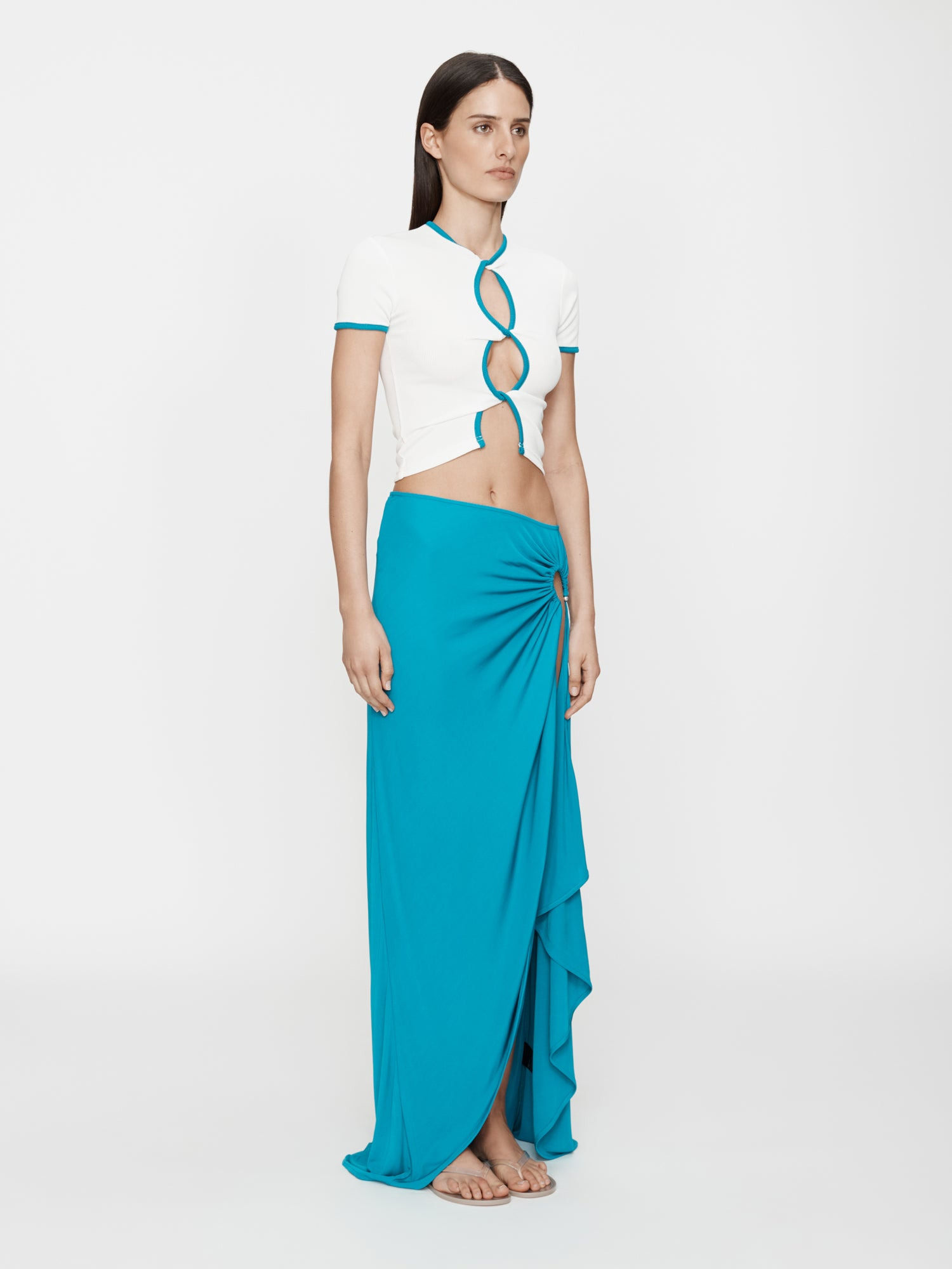 Open Twist Contrast Bind Tee - 3