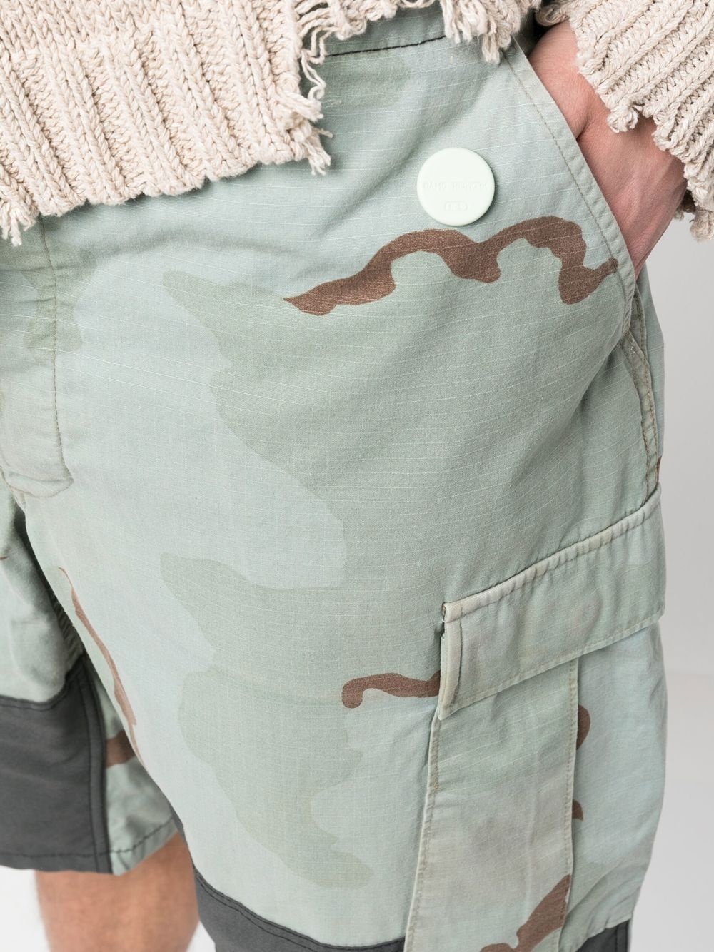 camouflage-pattern cargo shorts - 5