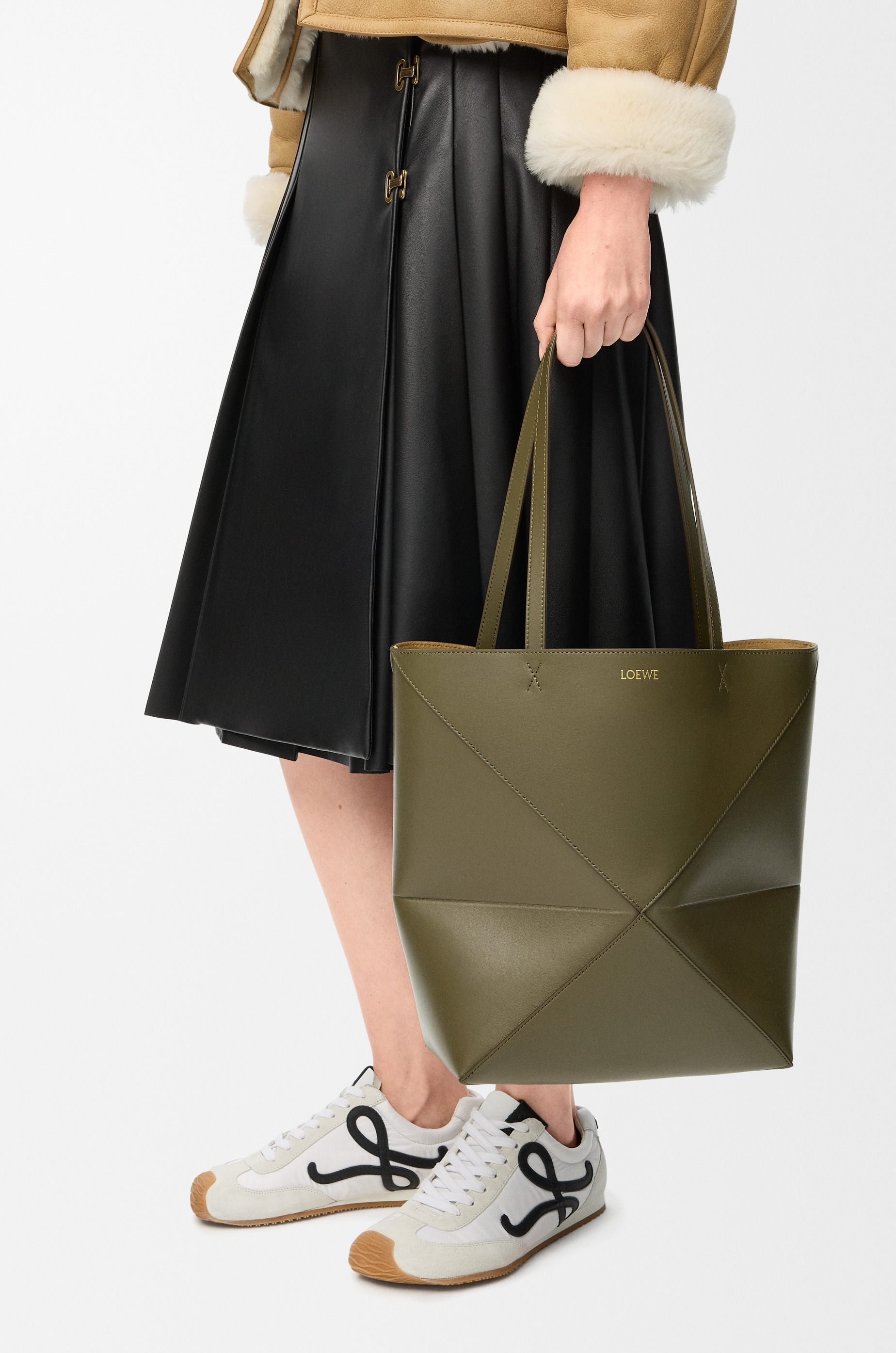 Puzzle Fold Tote in shiny calfskin - 3