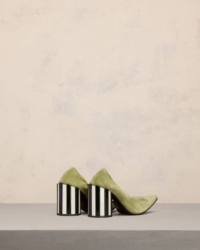 POINTED TOE PLEATED PUMPS 5