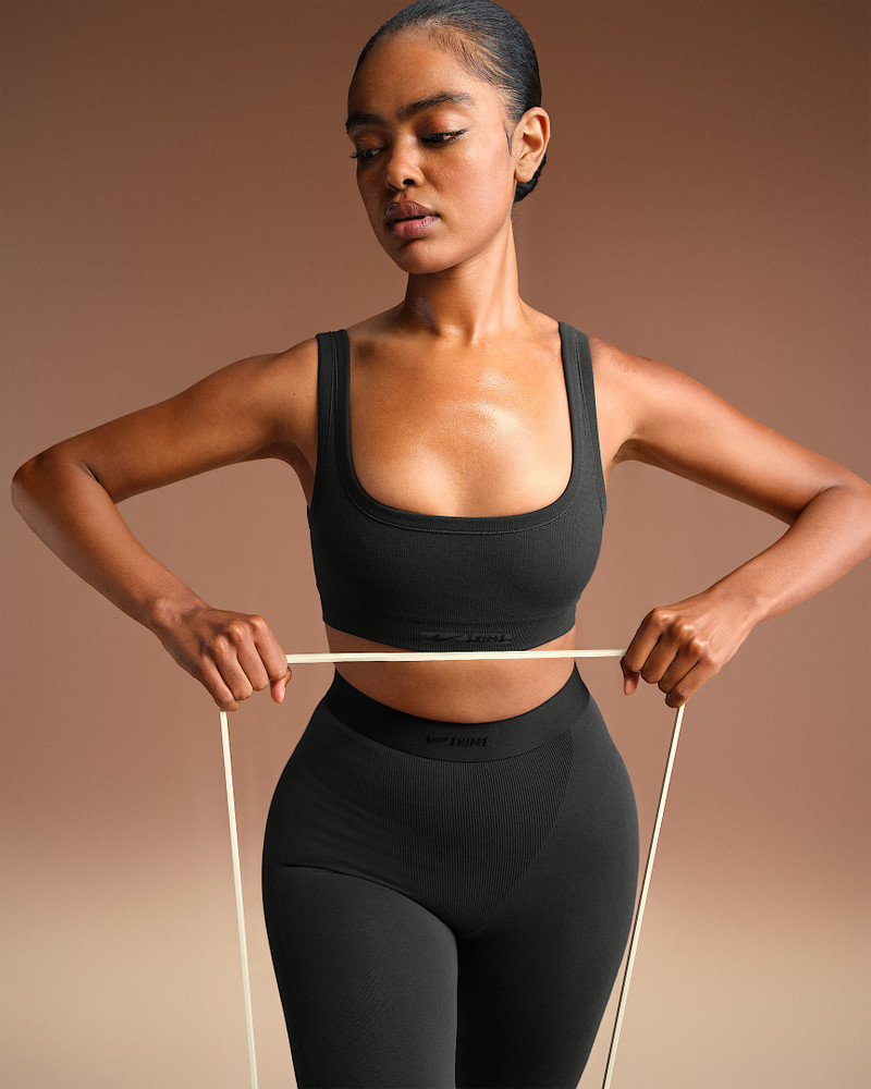 NikeSKIMS Vintage Seamless Women's Scoop Bra 3