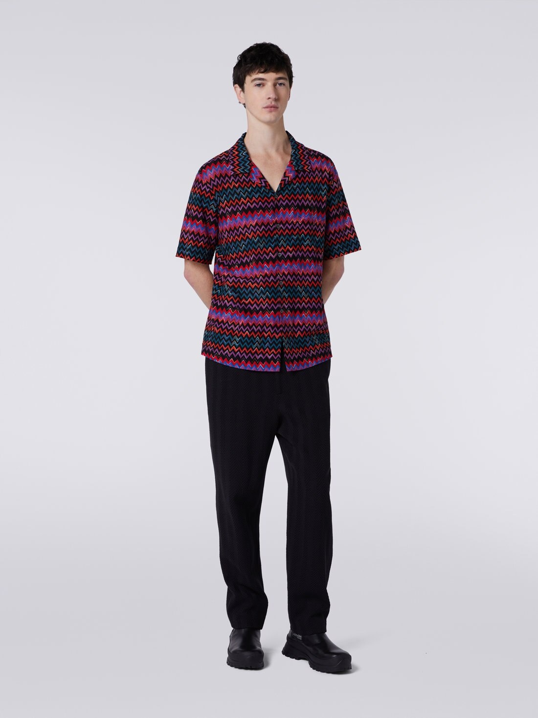Short-sleeved bowling shirt in zigzag cotton and viscose - 2