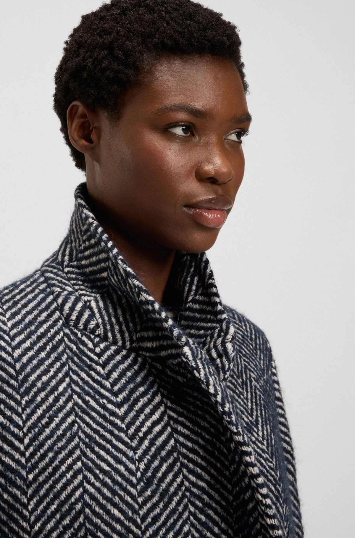 LONGLINE DOUBLE-BREASTED COAT WITH MACRO HERRINGBONE - 5