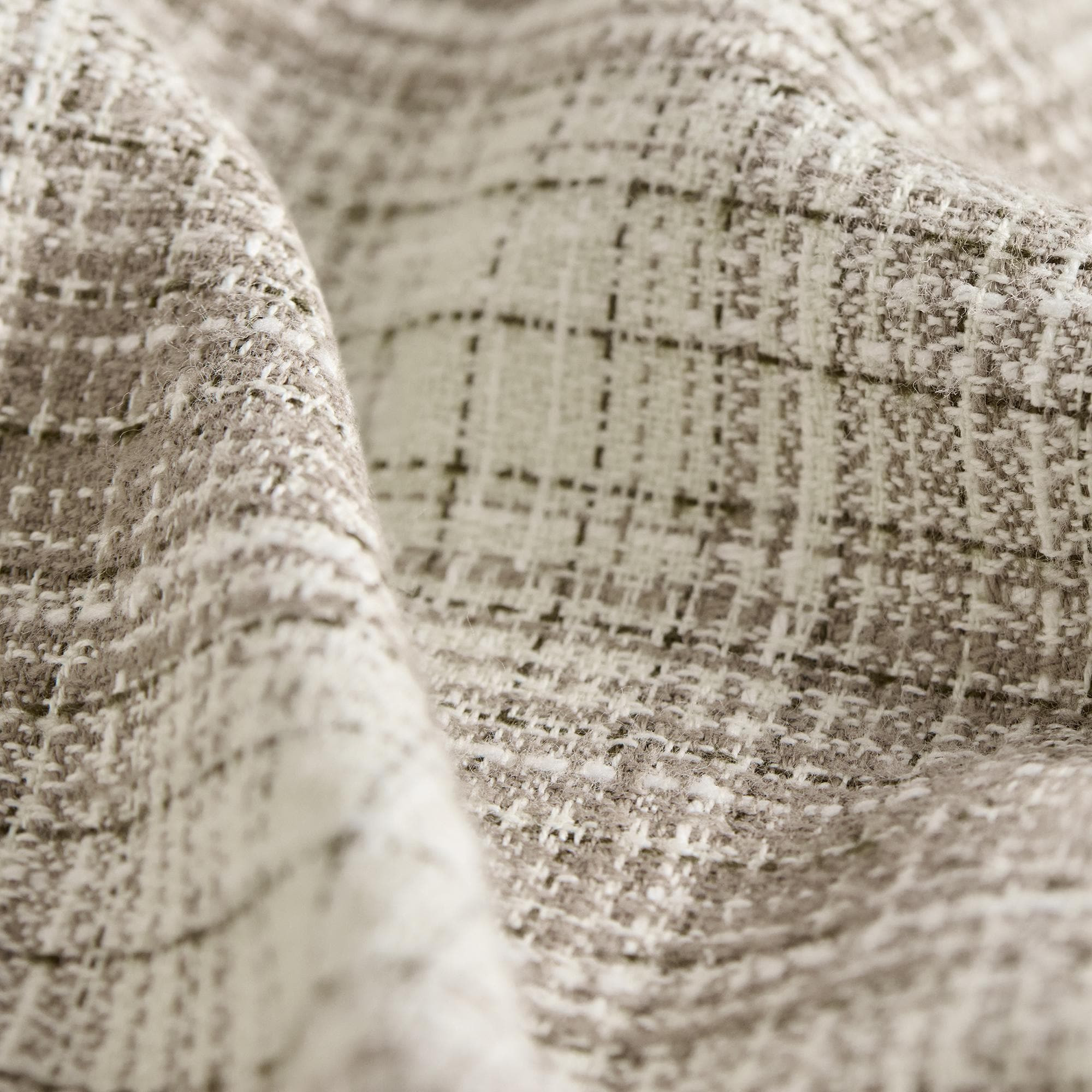 Button-Up Shirt in Textured Check - 8