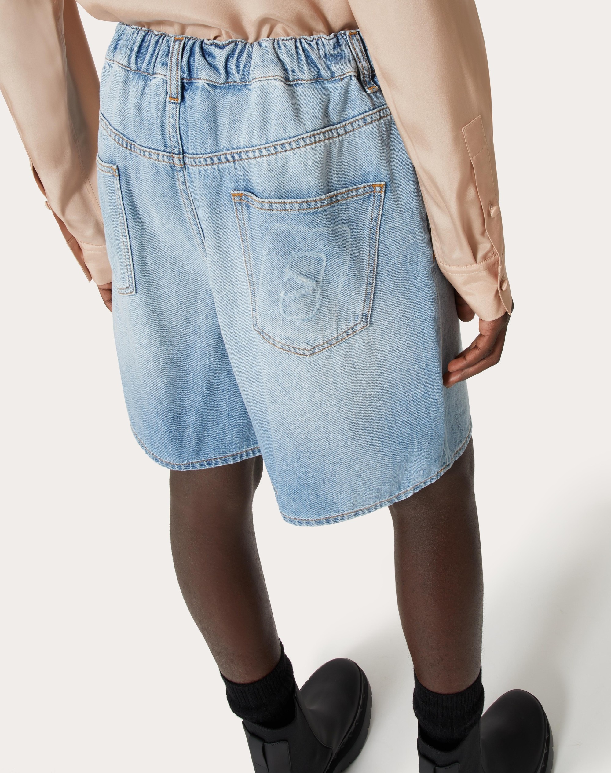 DENIM BERMUDA SHORTS WITH EMBOSSED VLOGO SIGNATURE - 5