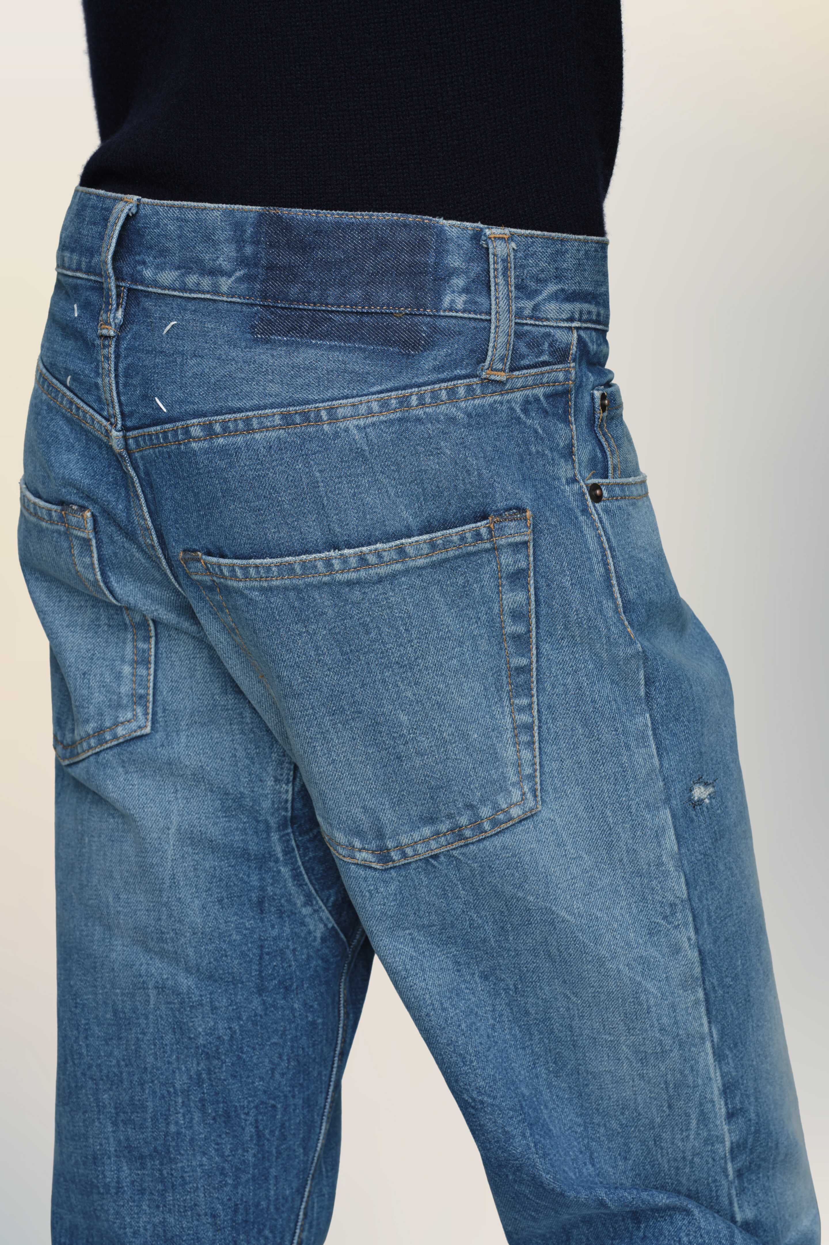 Tapered leg jeans - 6
