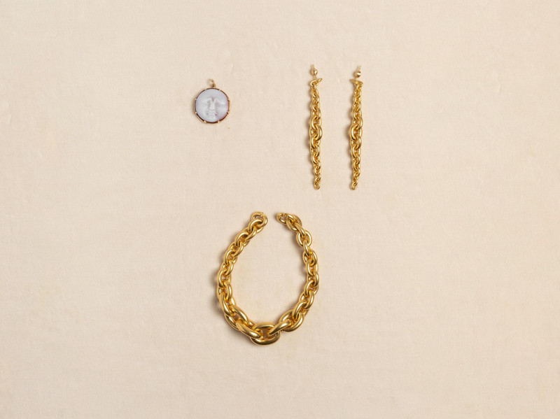 JW Anderson MOON PENDANT IN 9kt GOLD outlook