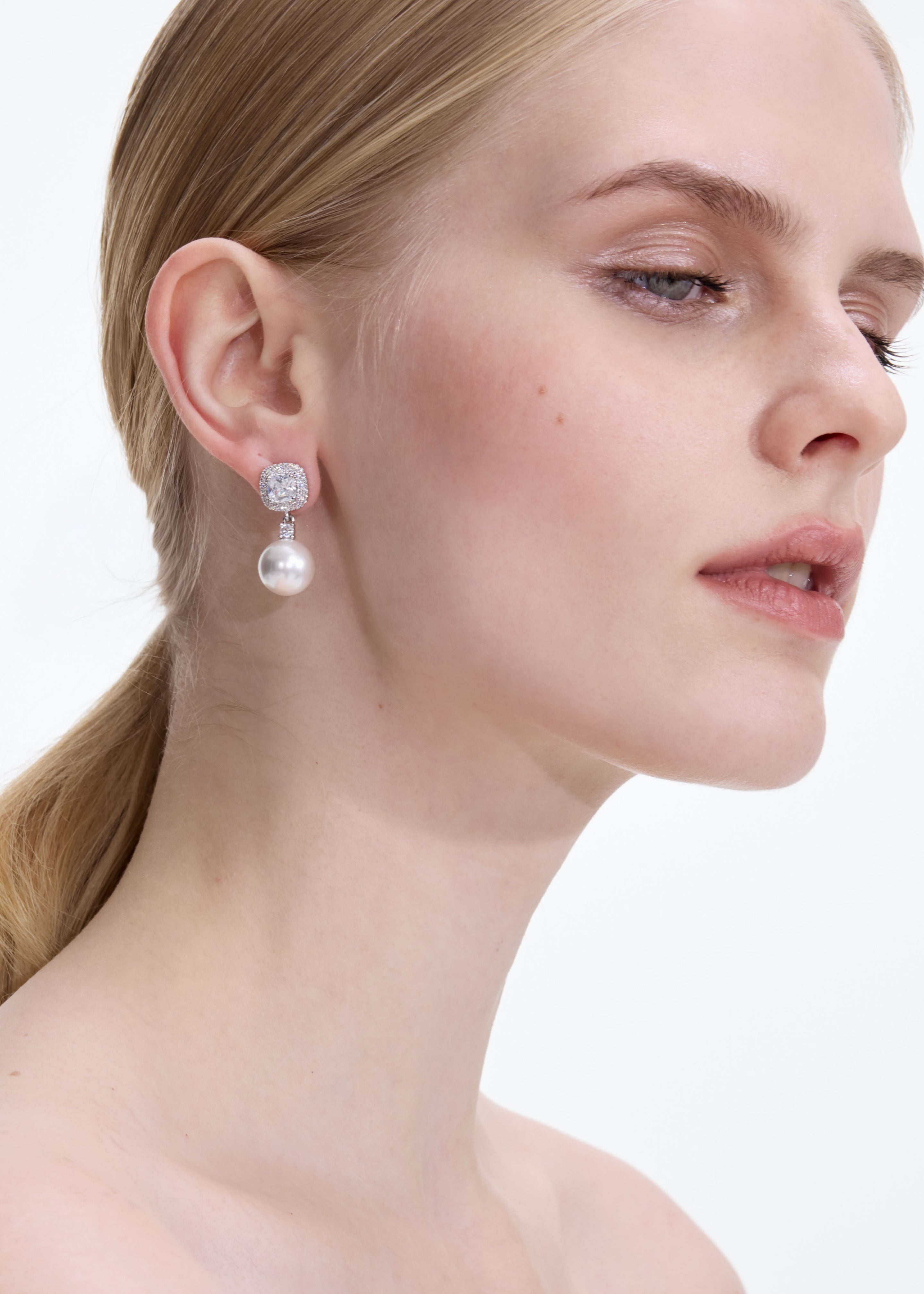 Crystal Pearl Earrings 3
