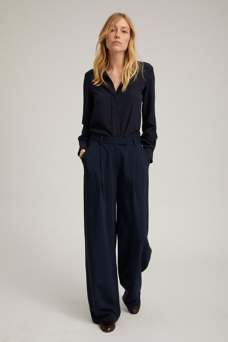 SPRWMN NAVY CREPE STRAIGHT LEG PLEATED TROUSERS outlook