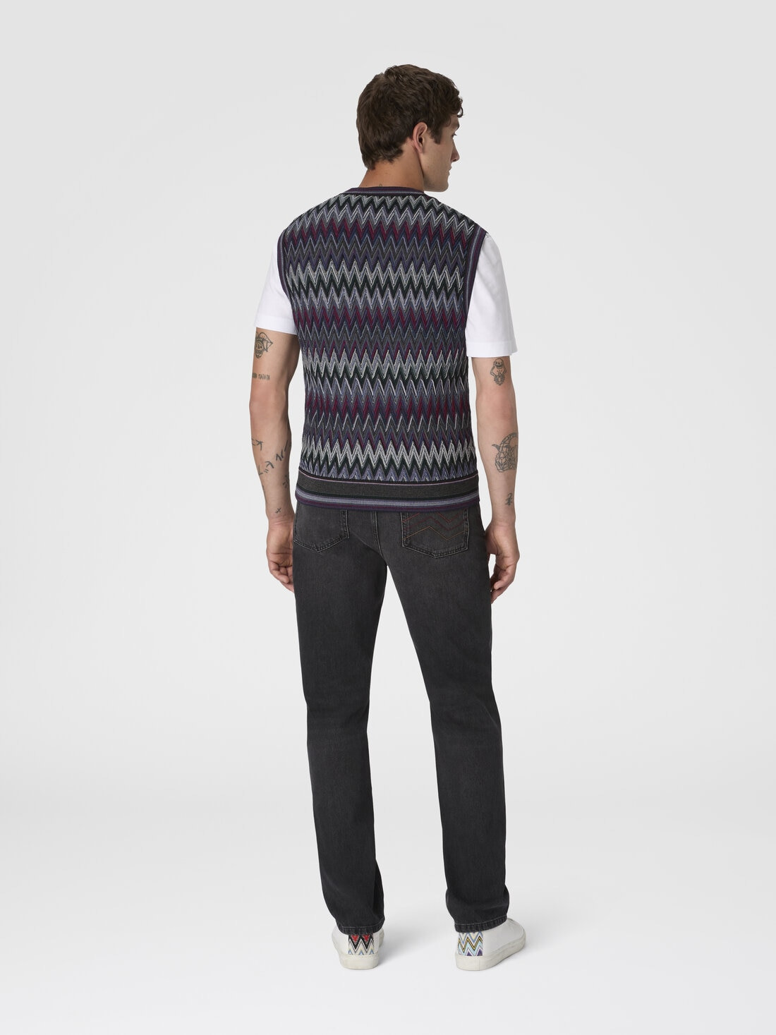 V-Neck Vest with Zigzag Pattern - 3
