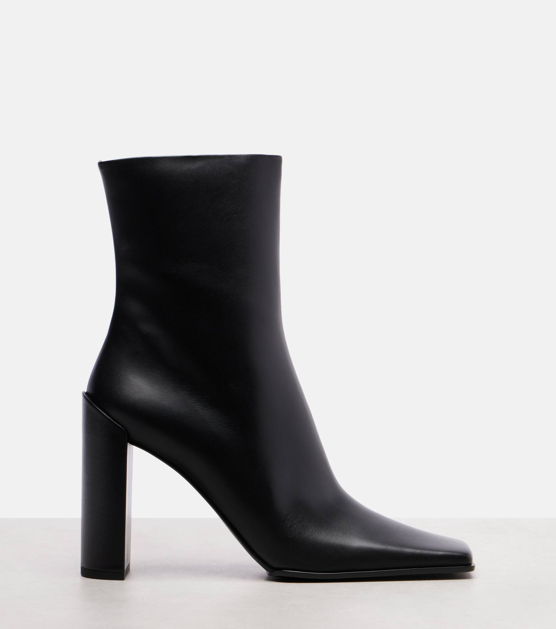 Leather ankle boots - 4