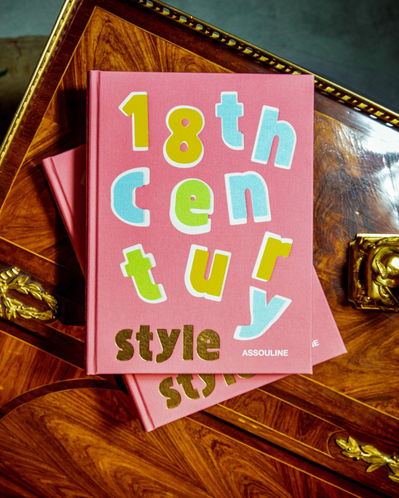 ASSOULINE 18th Century Style outlook