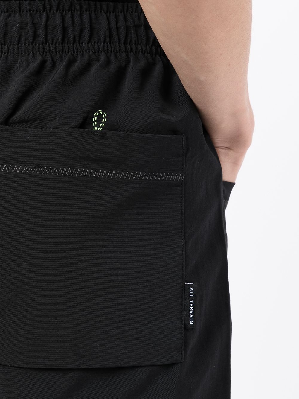 pouch-pocket sports shorts - 5