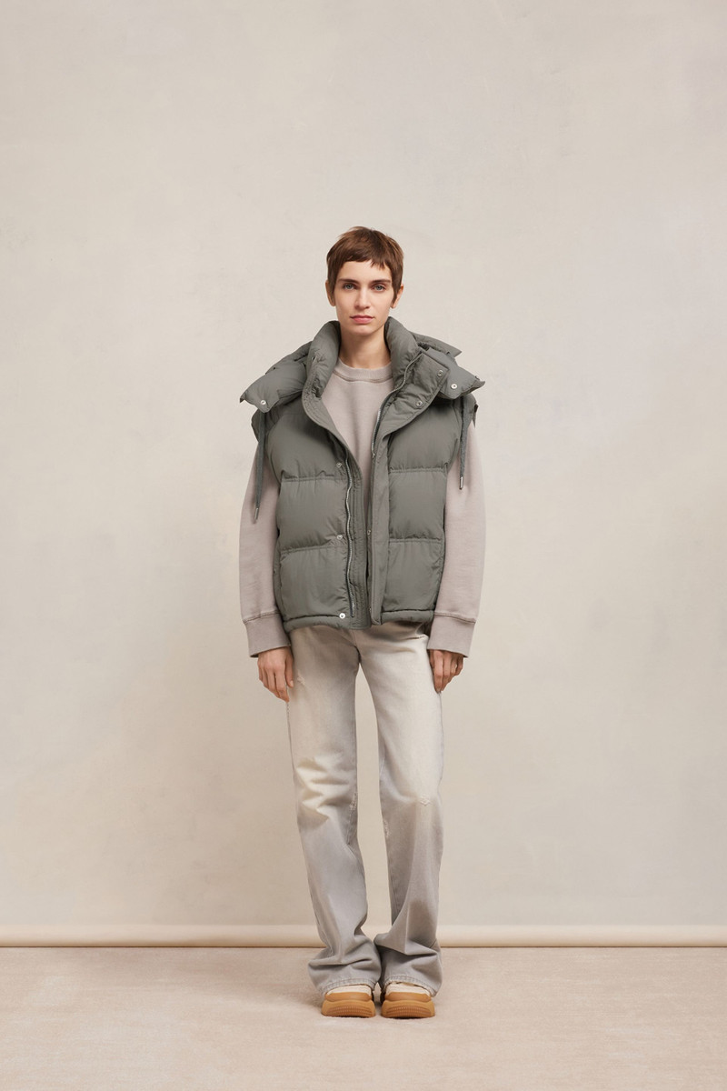 AMI Paris Ami Alexandre Mattiussi Sleeveless Down Jacket outlook