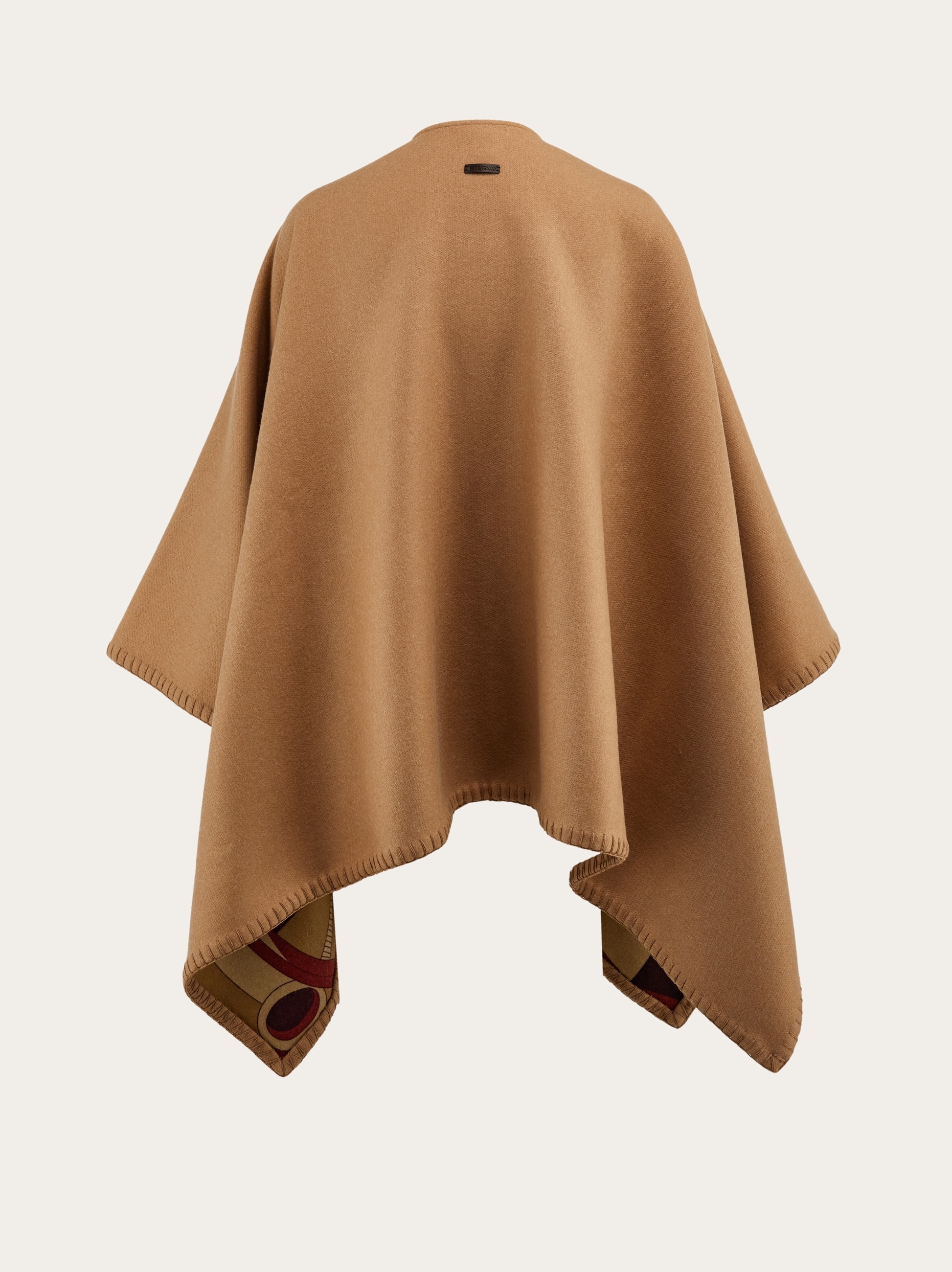 【送料&関税込】Ferragamo Nadir Print Reversible Cape In Cah FERRAGAMO Nadir print reversible cape | REVERSIBLE