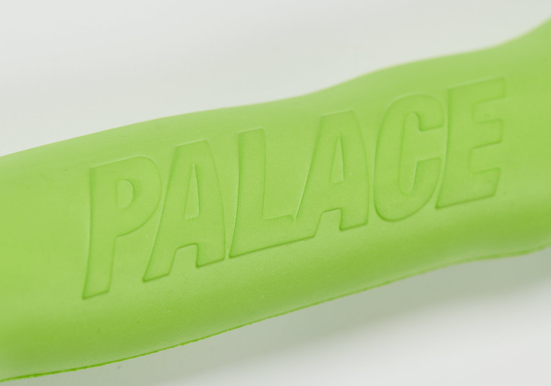 PALACE DOG TOY GREEN outlook