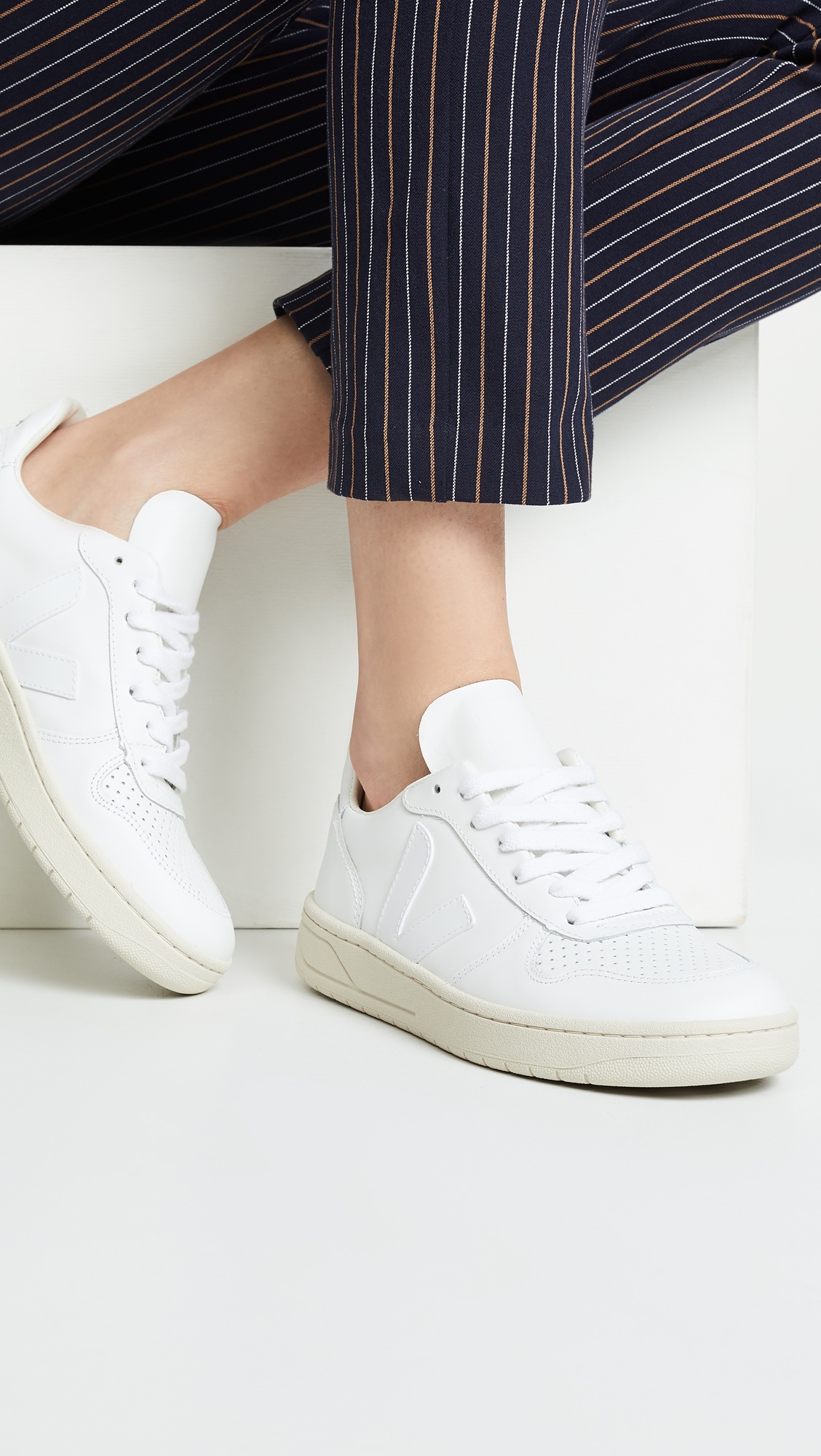 V-10 Lace Up Sneakers - 2