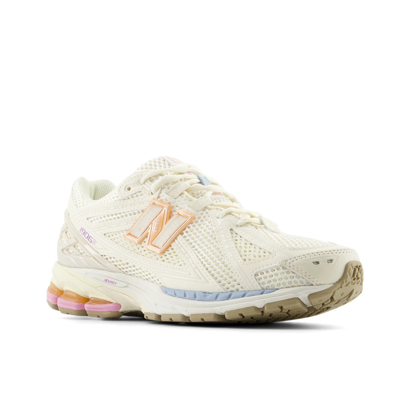 New Balance 1906R outlook