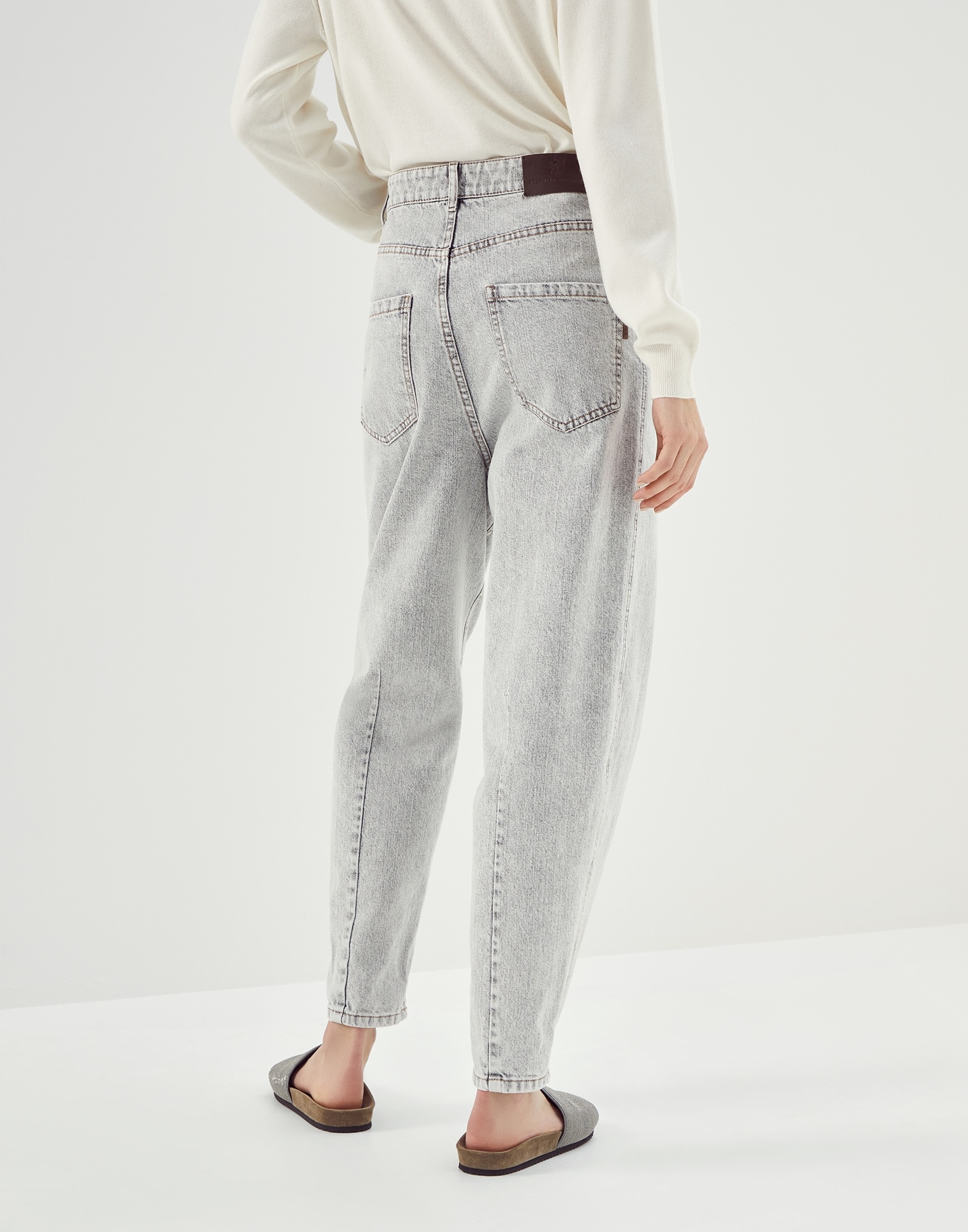 Authentic denim high waist curved trousers with shiny tab - 2