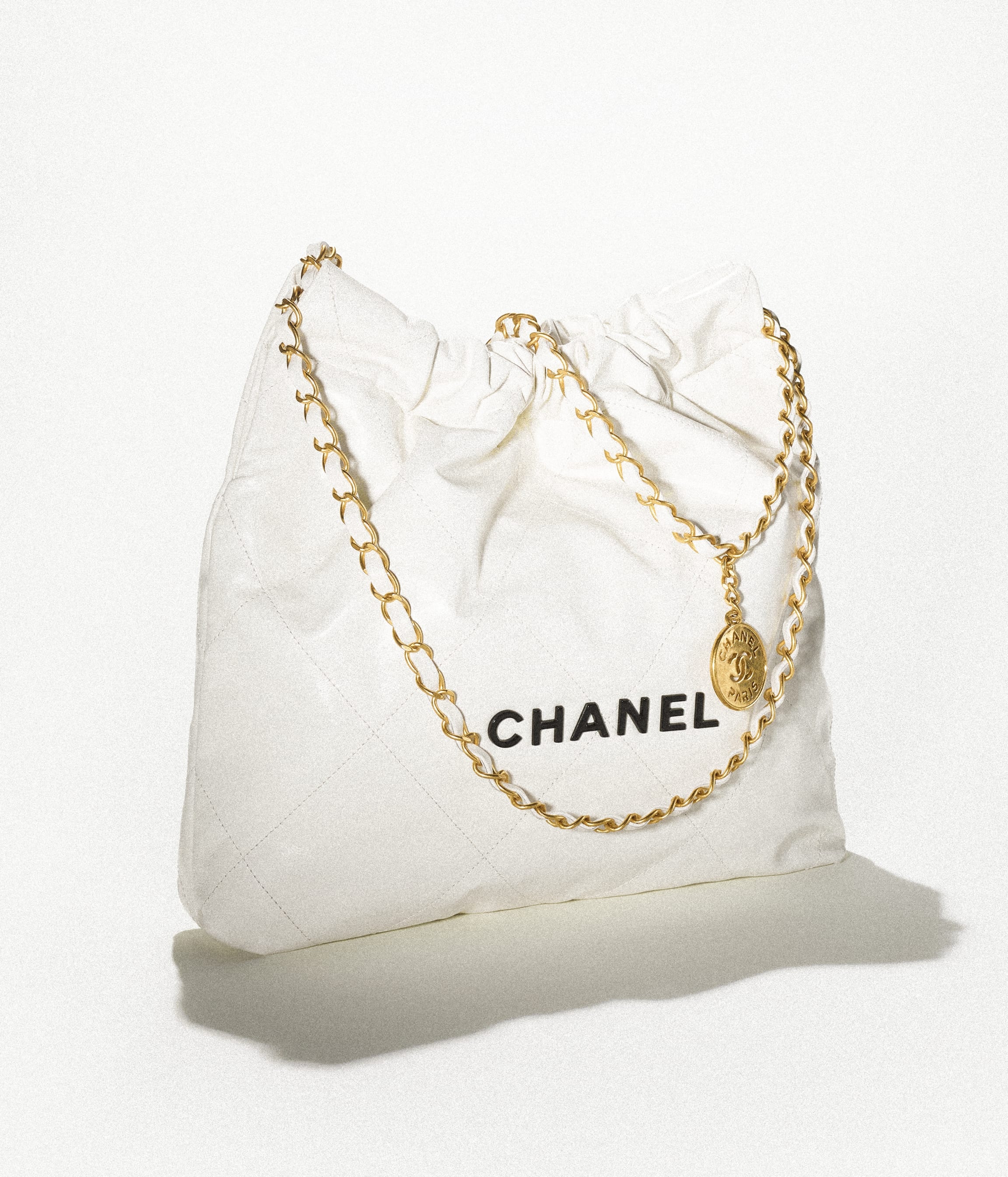 CHANEL 22 Small Handbag - 2