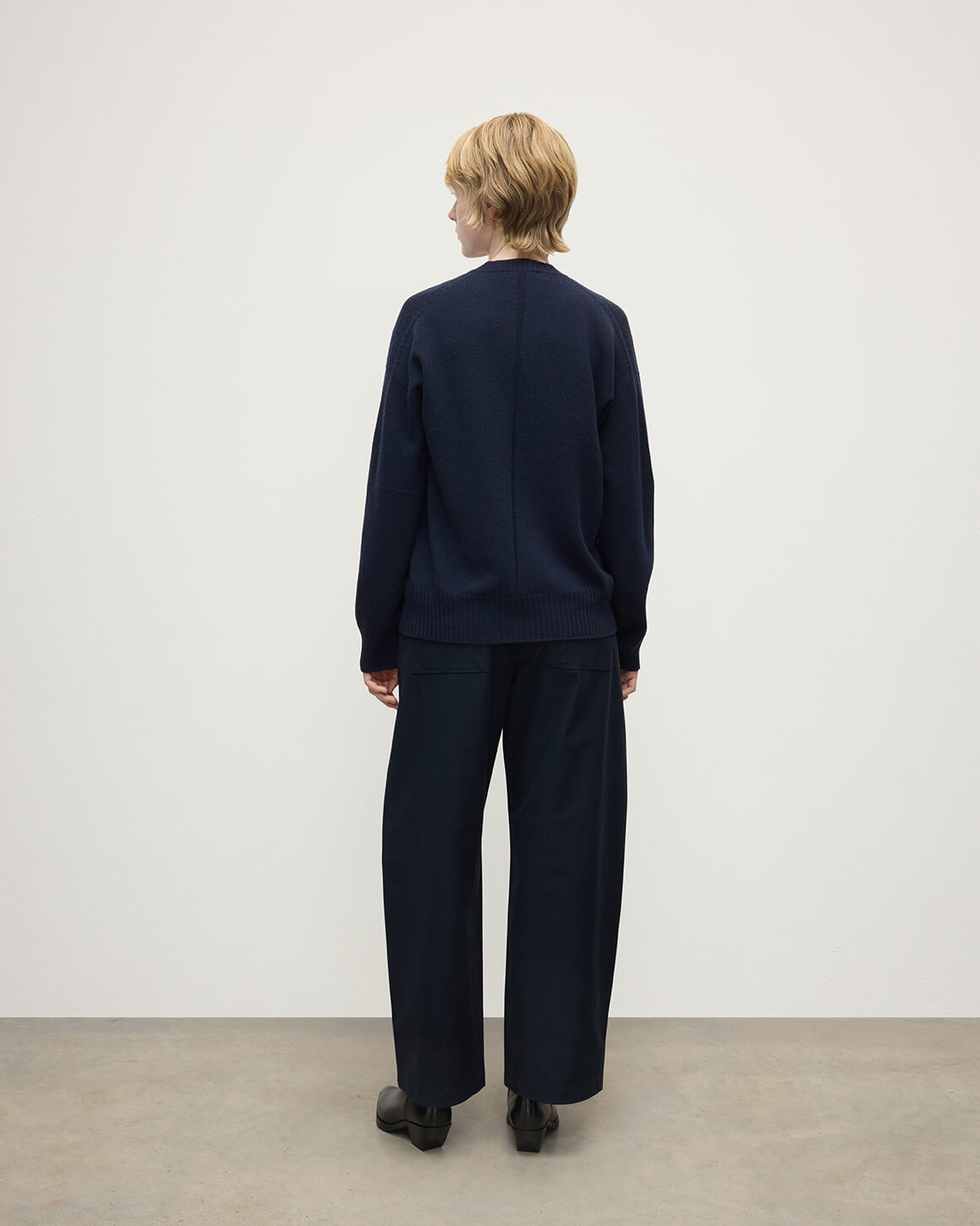 Gauzy Cashmere Navy V Neck Jumper - 4