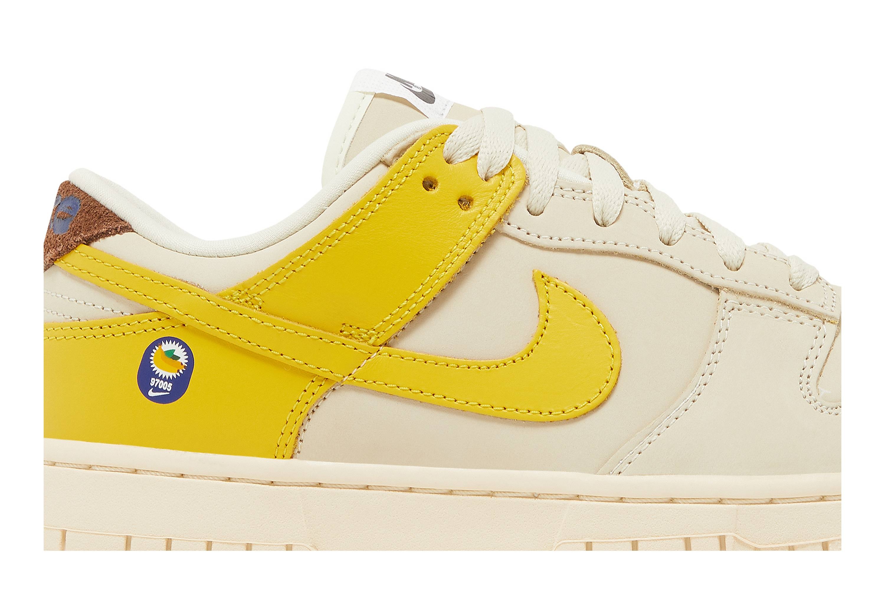 Wmns Dunk Low LX 'Banana' - 2