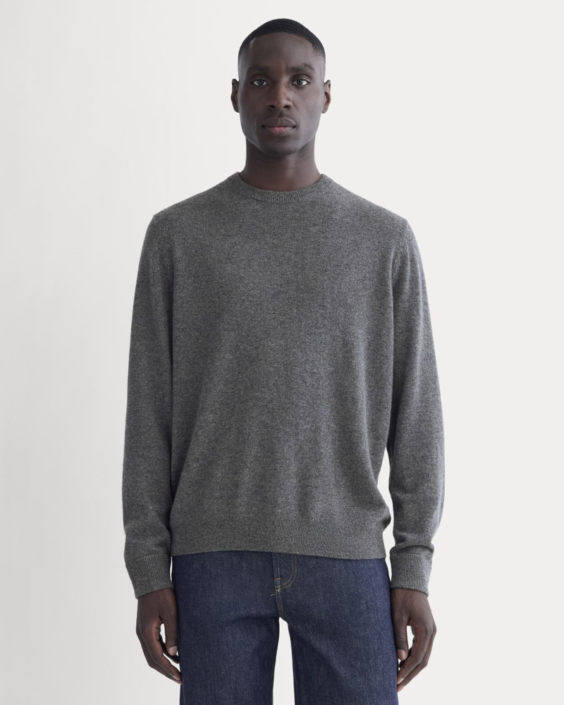 EVERLANE THE CASHMERE CREW outlook