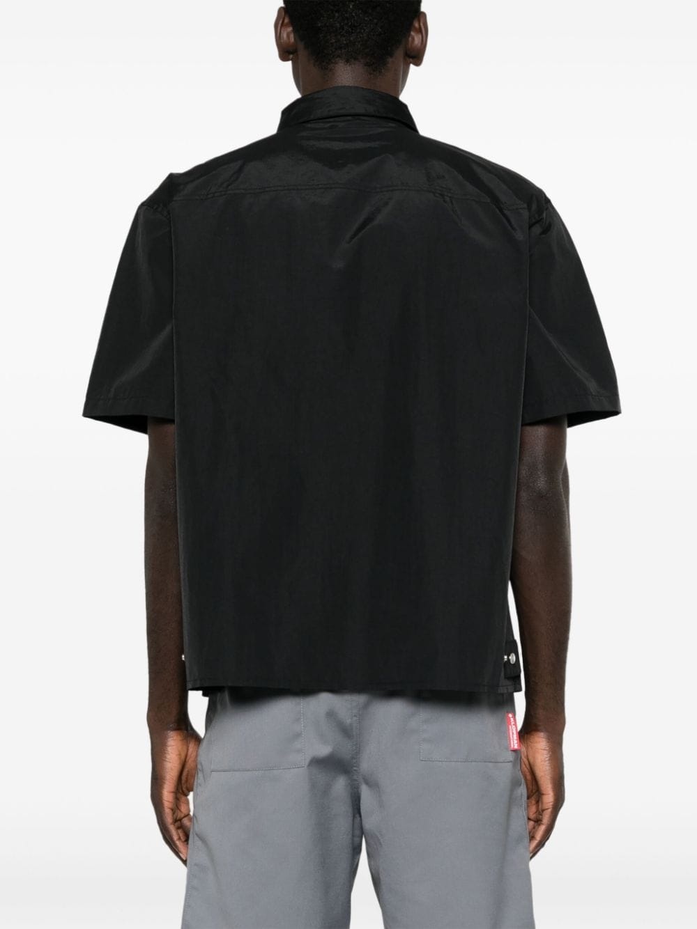 carabiner-detail short-sleeve shirt - 4