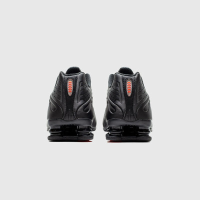 Nike WMNS SHOX R4 "BLACK" outlook
