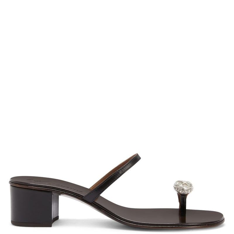Icon Ring 40 1