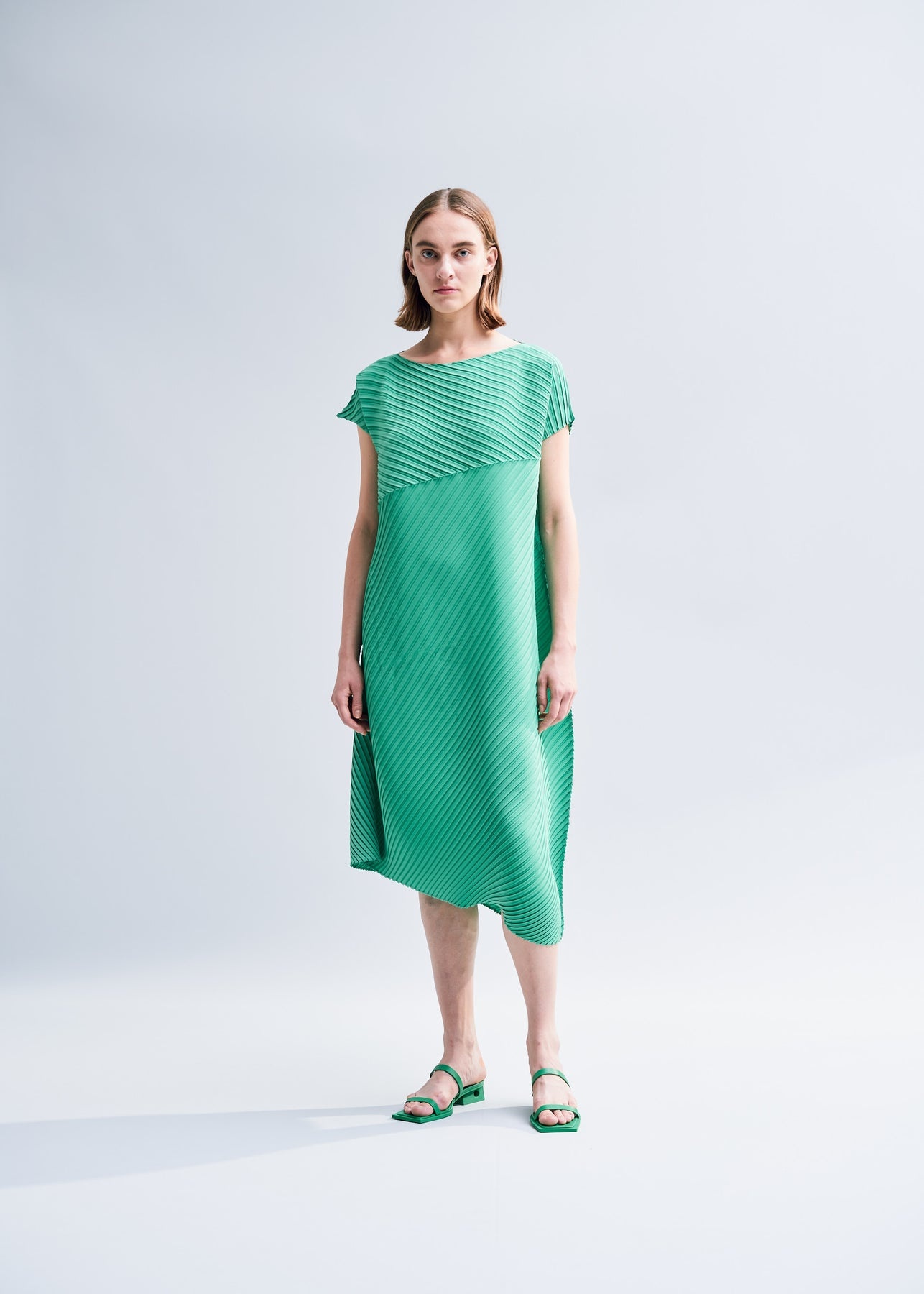 PLASTER PLEATS DRESS - 3